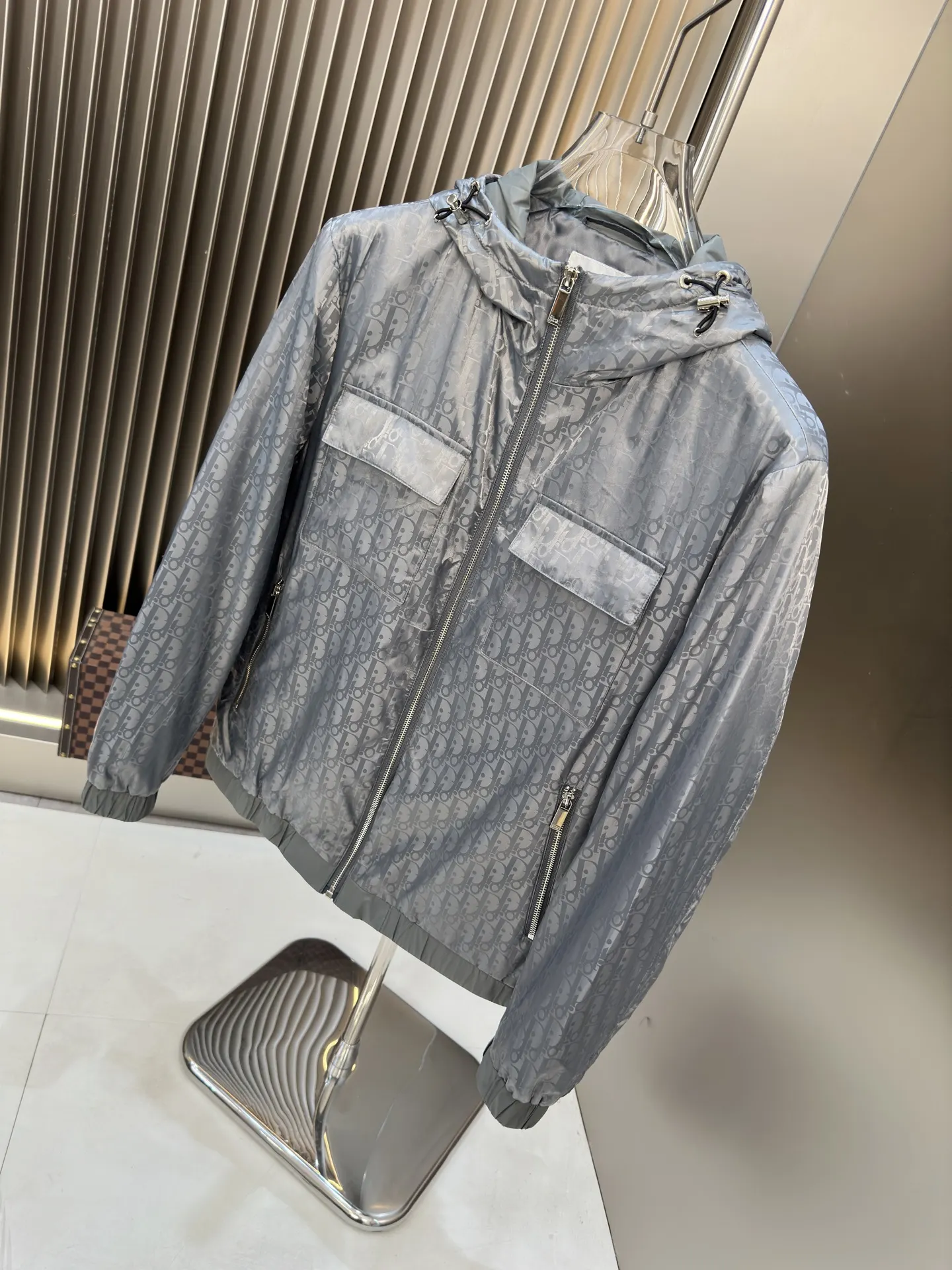 Oblique Reversible Hooded Jacket D38014860 — view 8