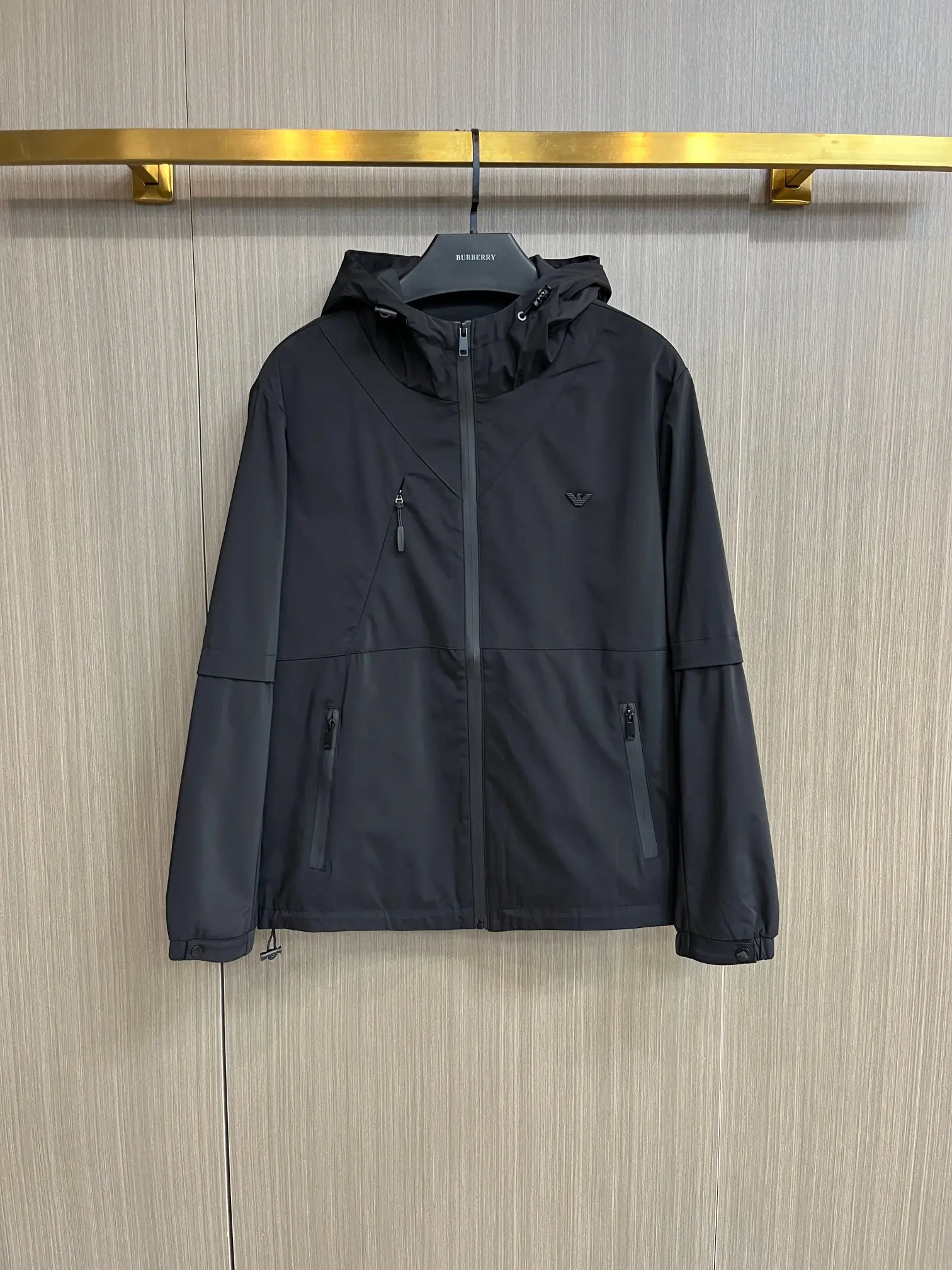 Hooded Technical Shell Jacket D38014684