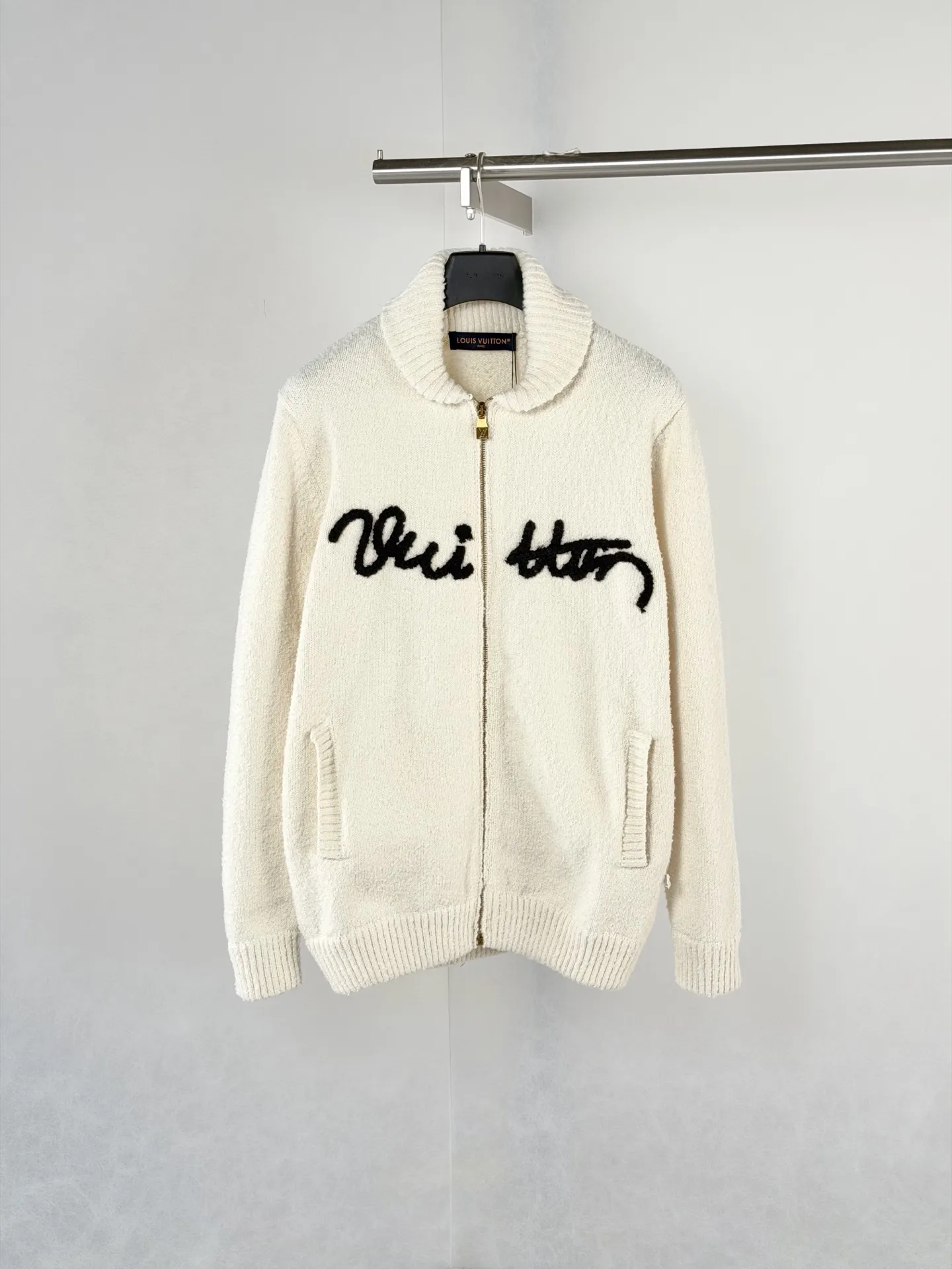 Logo Embroidery Bouclé Knit Zip-Up Cardigan D38022034