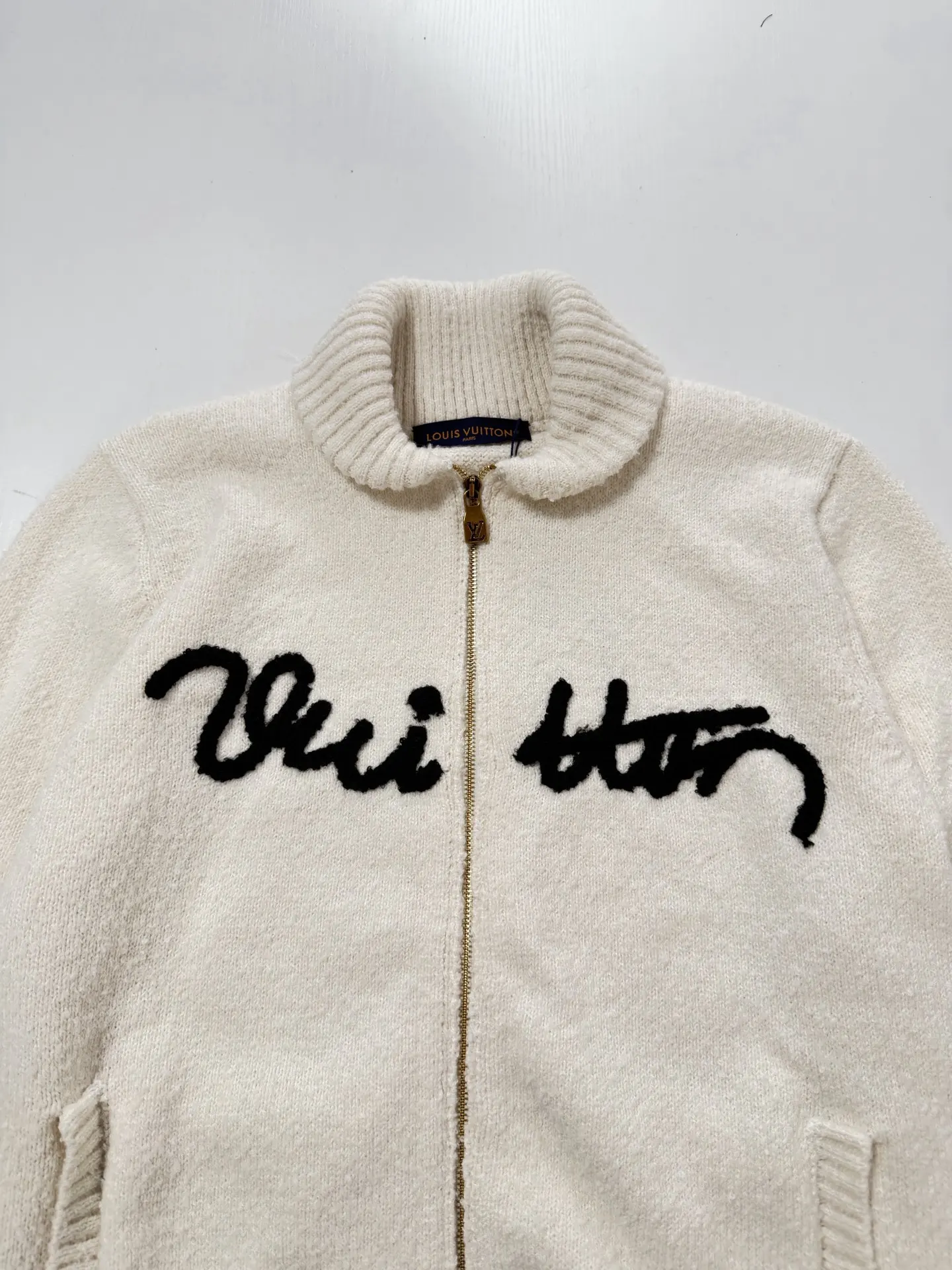 Logo Embroidery Bouclé Knit Zip-Up Cardigan D38022034 — view 4