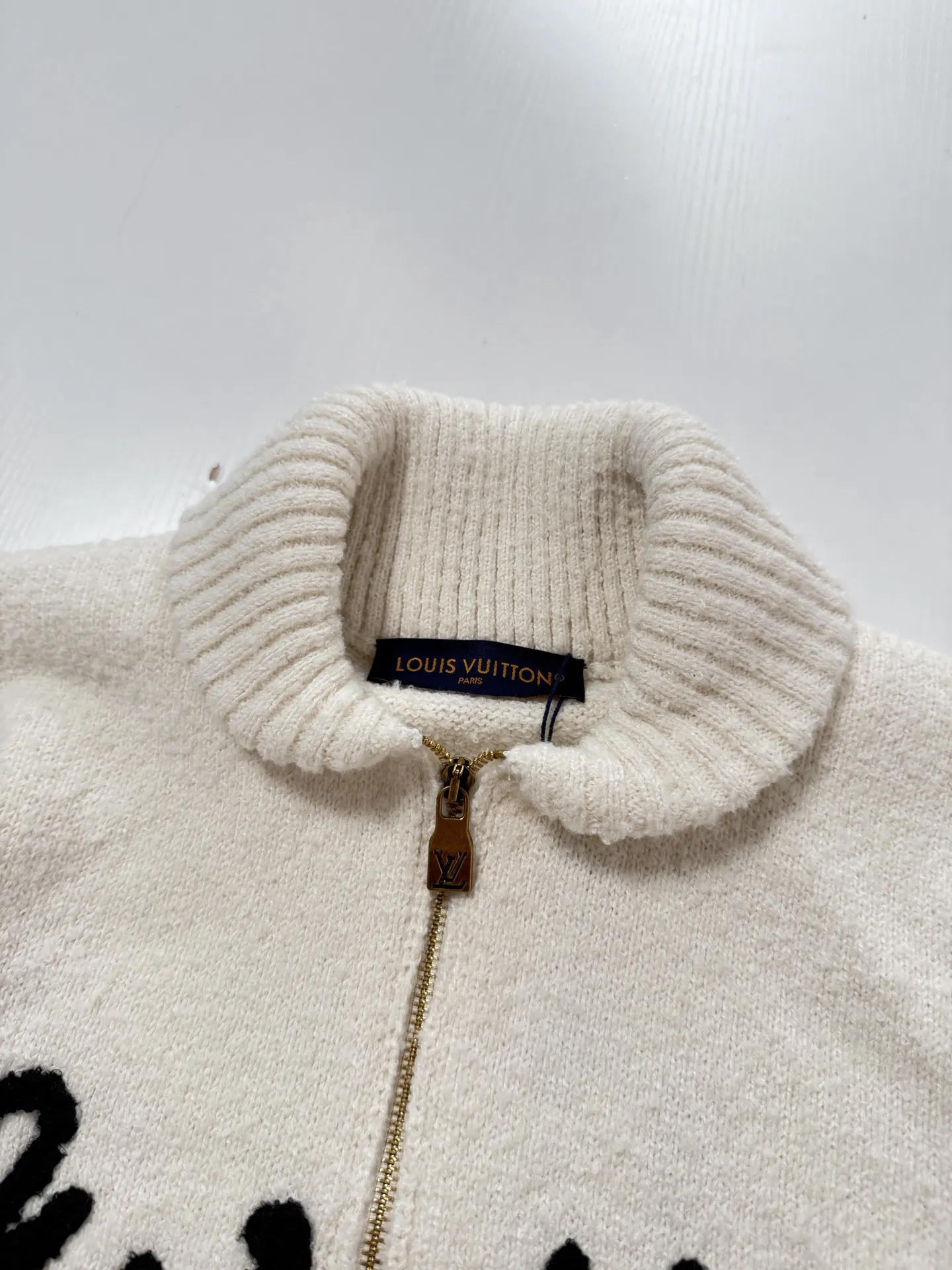 Logo Embroidery Bouclé Knit Zip-Up Cardigan D38022034 — view 7
