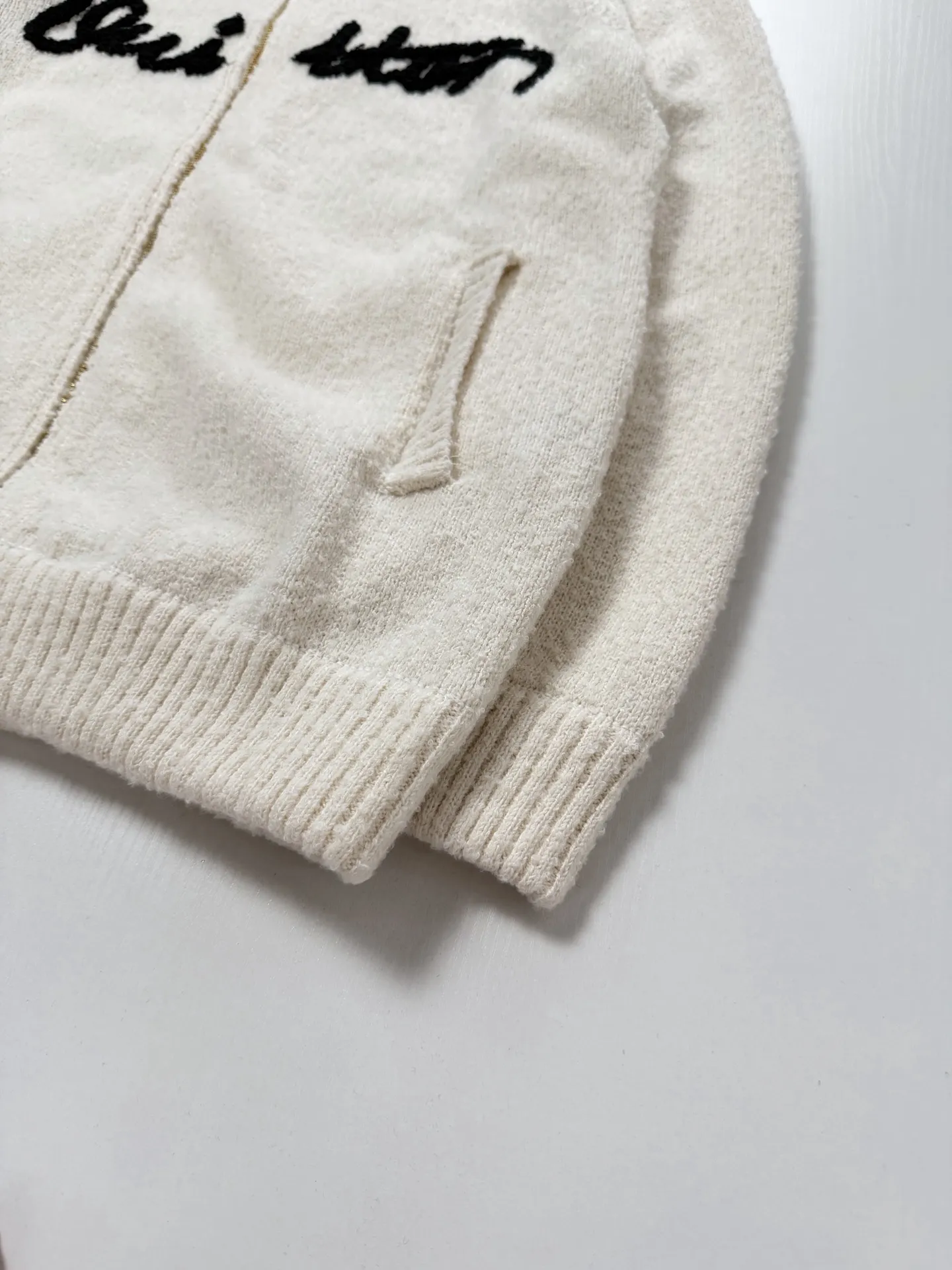 Logo Embroidery Bouclé Knit Zip-Up Cardigan D38022034 — view 10