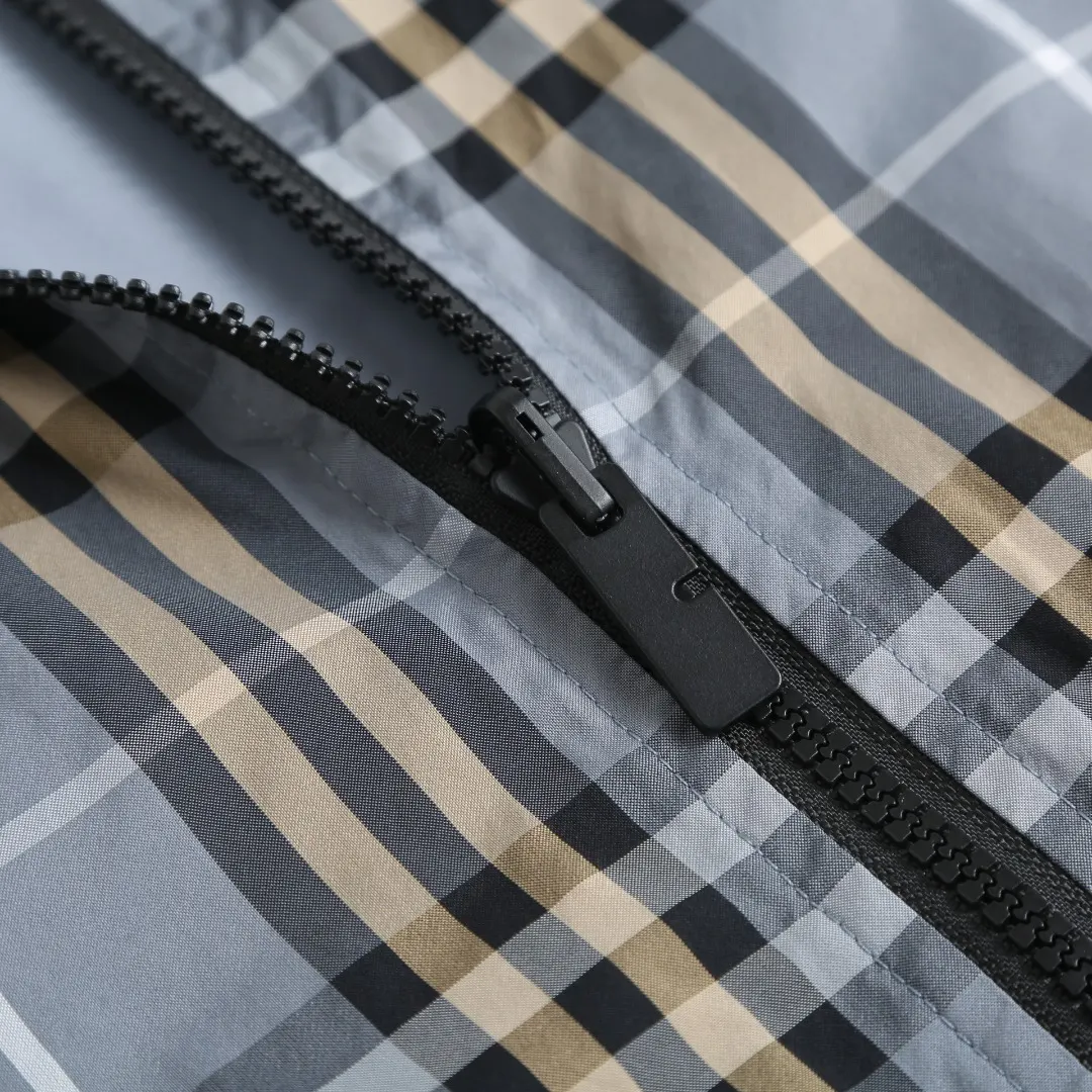 Reversible Check Hooded Jacket D38018777 — view 5