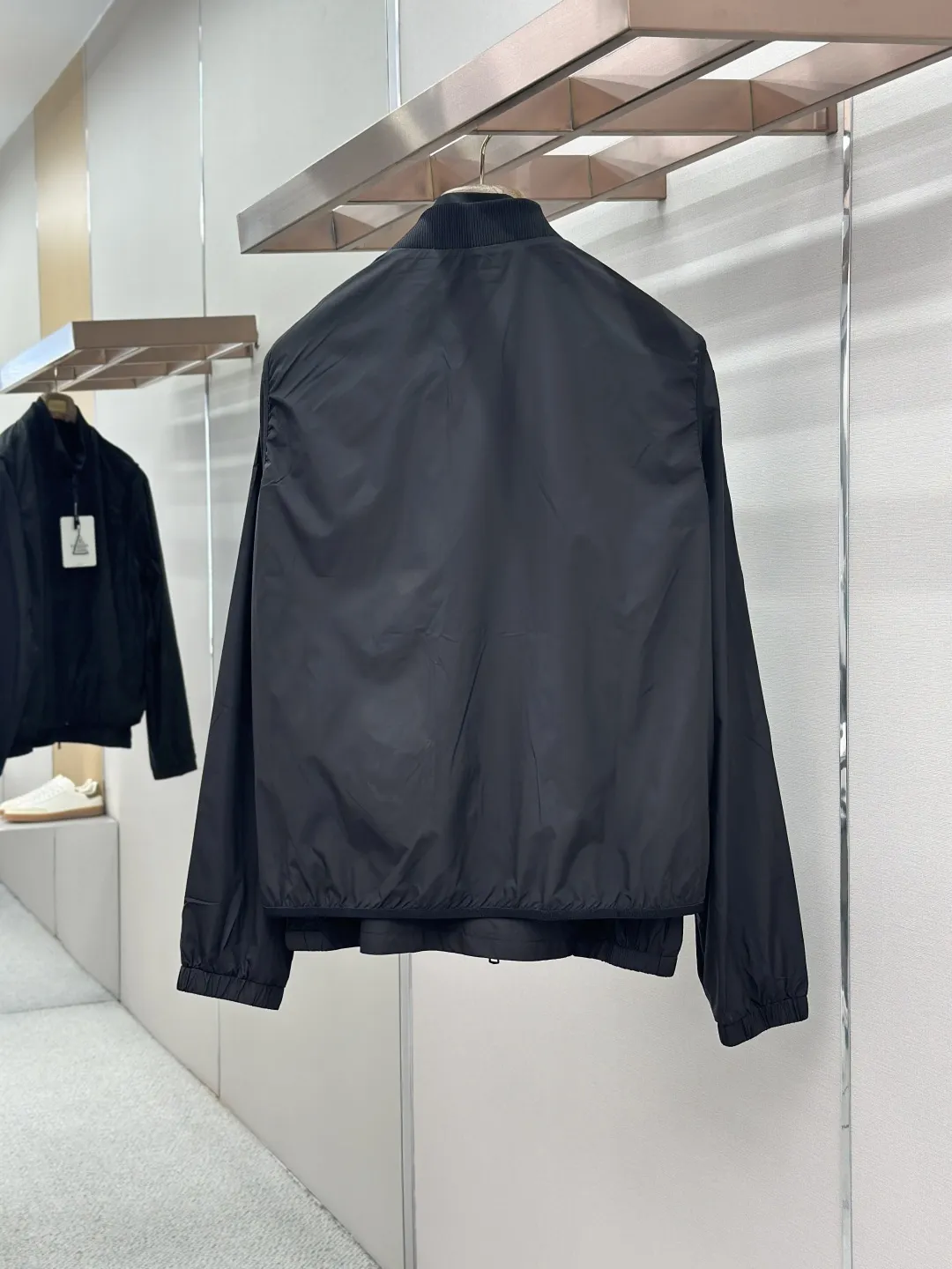 Moncler Convertible Logo-Appliqué Shell Jacket D39019188 — view 2