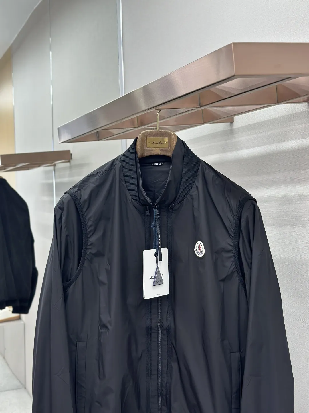 Moncler Convertible Logo-Appliqué Shell Jacket D39019188 — view 4