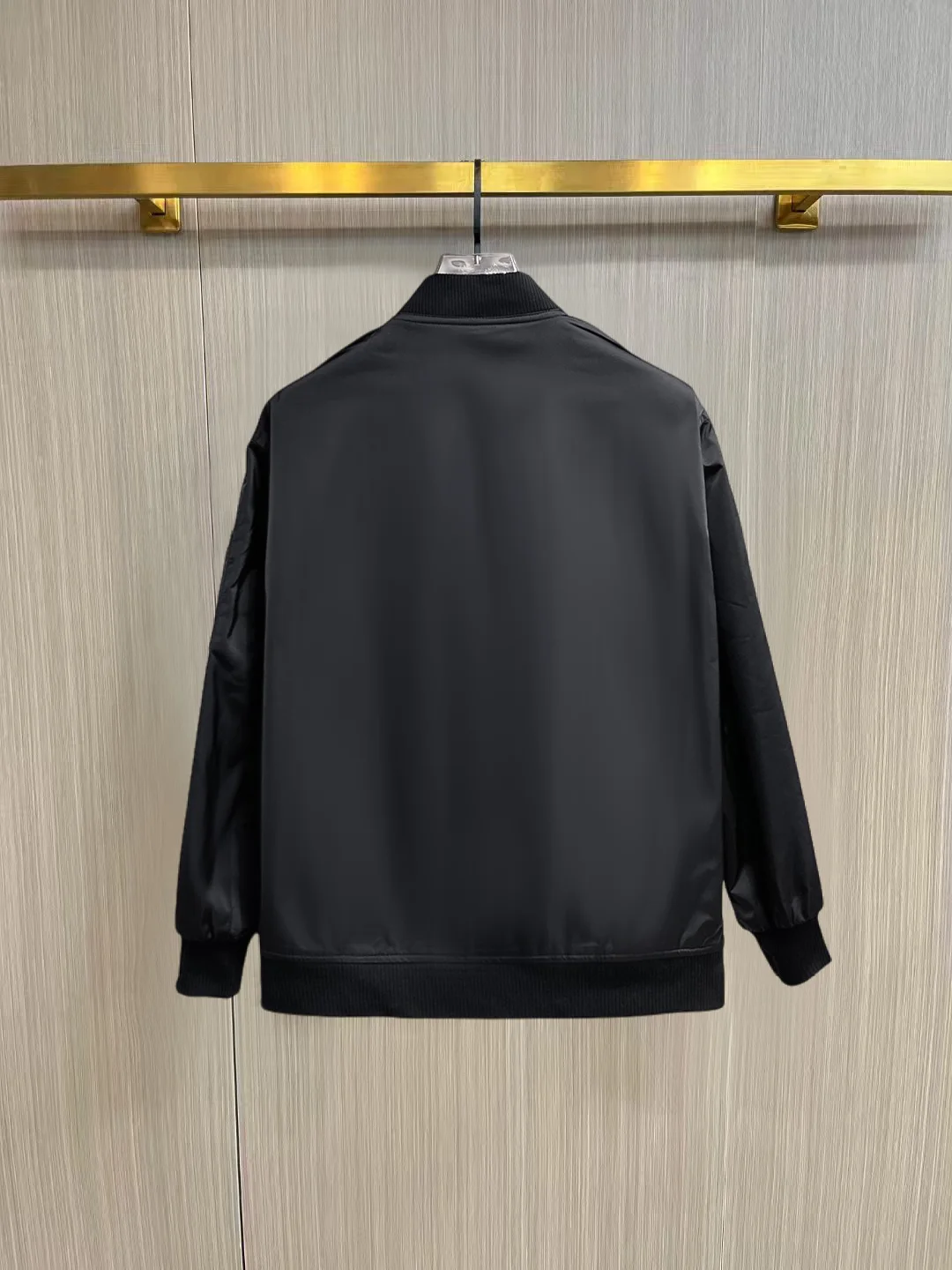 Logo-Appliquéd Re-Nylon Bomber Jacket D39014864 — view 2