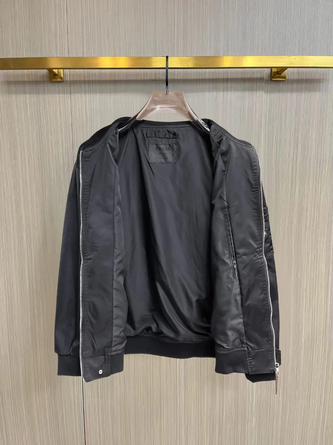 Logo-Appliquéd Re-Nylon Bomber Jacket D39014864 — view 3