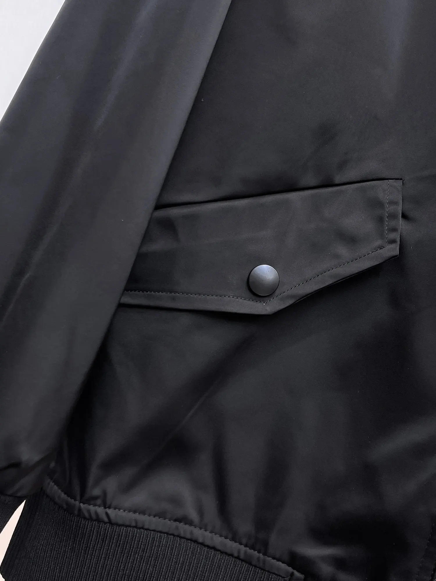 Logo-Appliquéd Re-Nylon Bomber Jacket D39014864 — view 9
