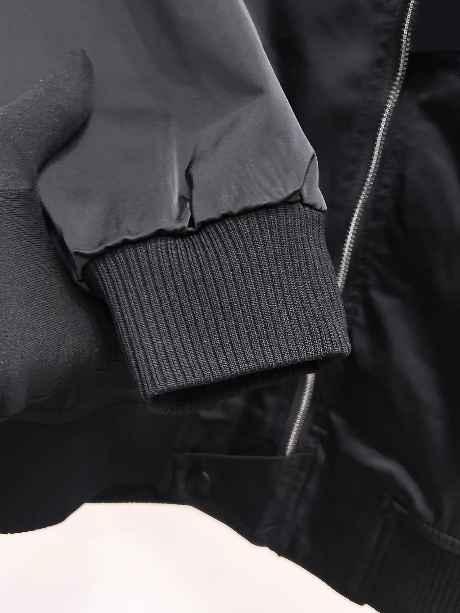 Logo-Appliquéd Re-Nylon Bomber Jacket D39014864 — view 10