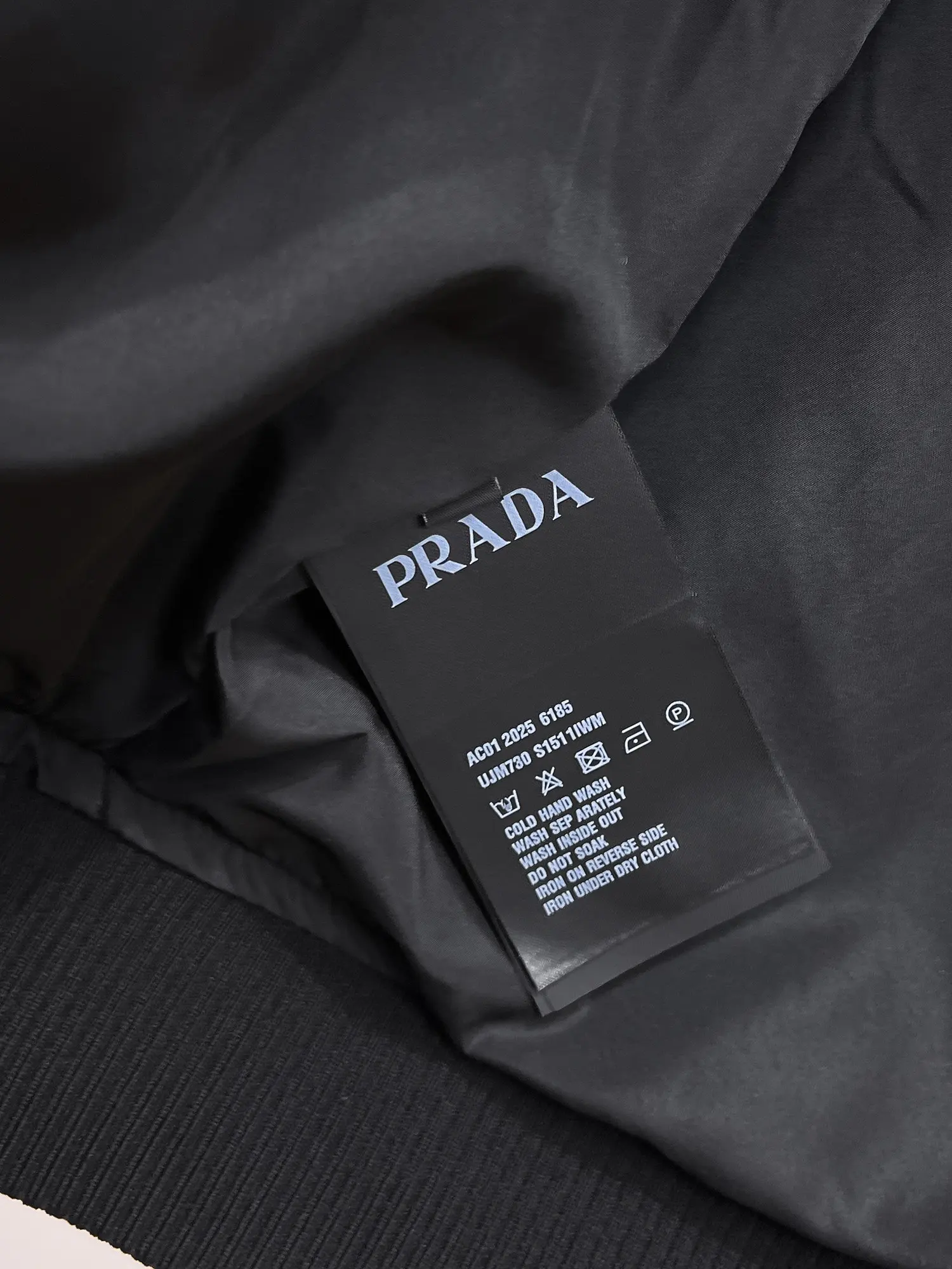Logo-Appliquéd Re-Nylon Bomber Jacket D39014864 — view 11