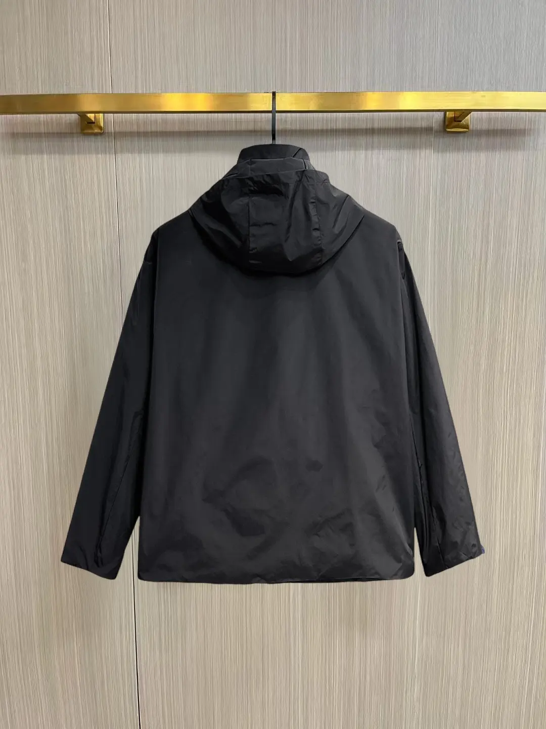 Logo-Appliquéd Hooded Shell Jacket D39014868 — view 2