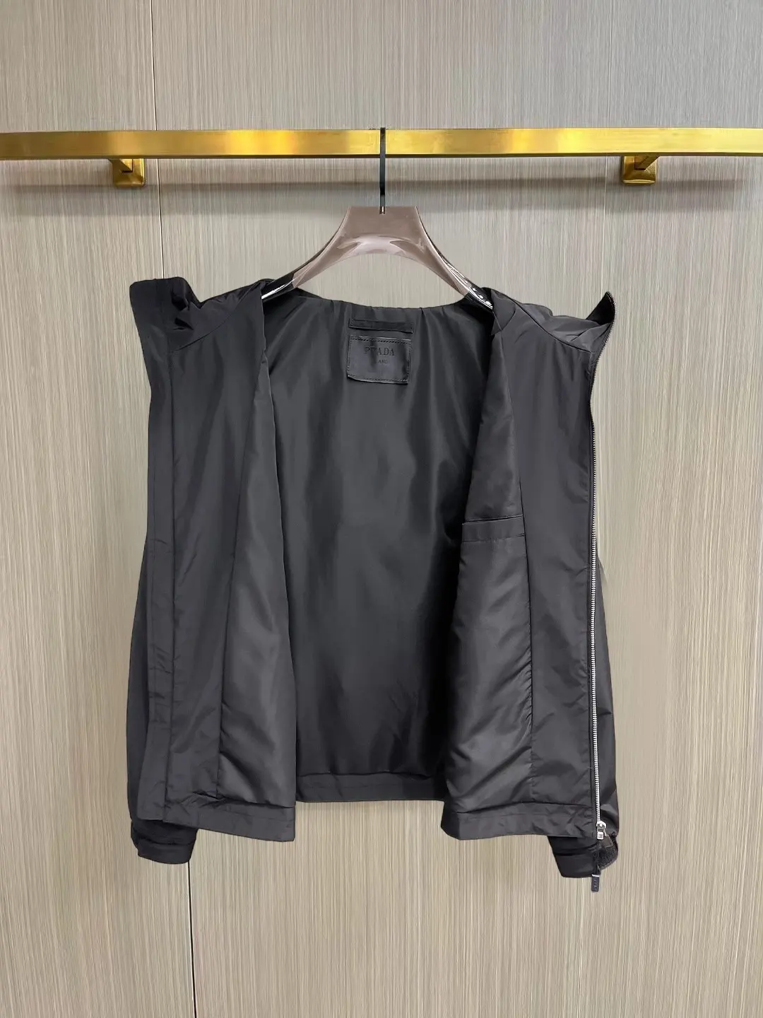 Logo-Appliquéd Hooded Shell Jacket D39014870 — view 3