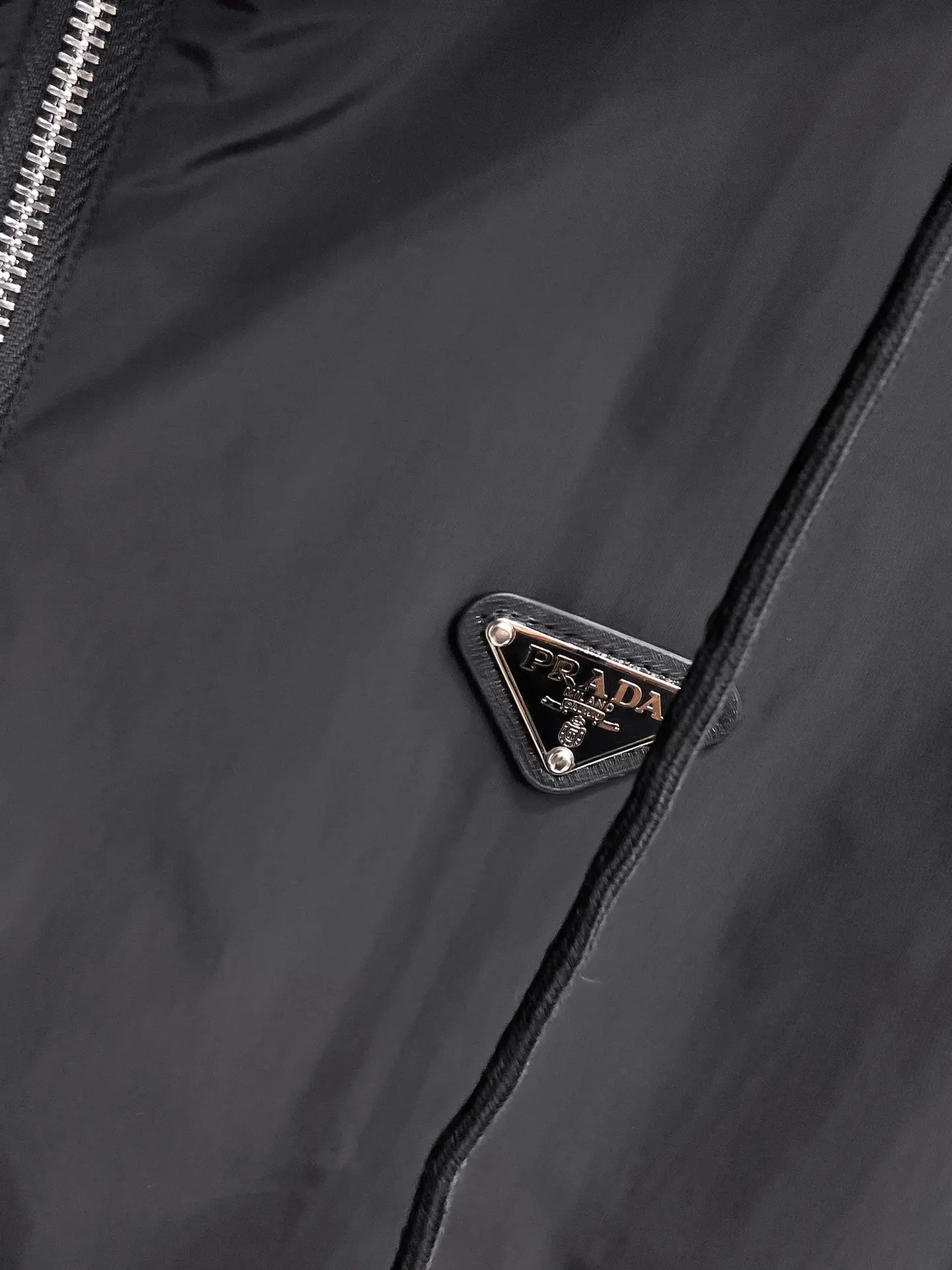 Logo-Appliquéd Hooded Shell Jacket D39014870 — view 7
