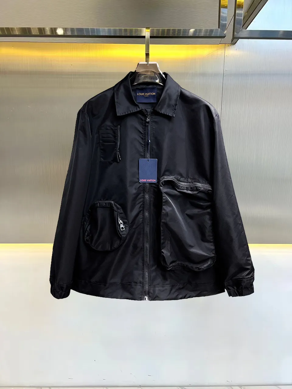 Multi-Pocket Technical Zip-Up Jacket D39015096