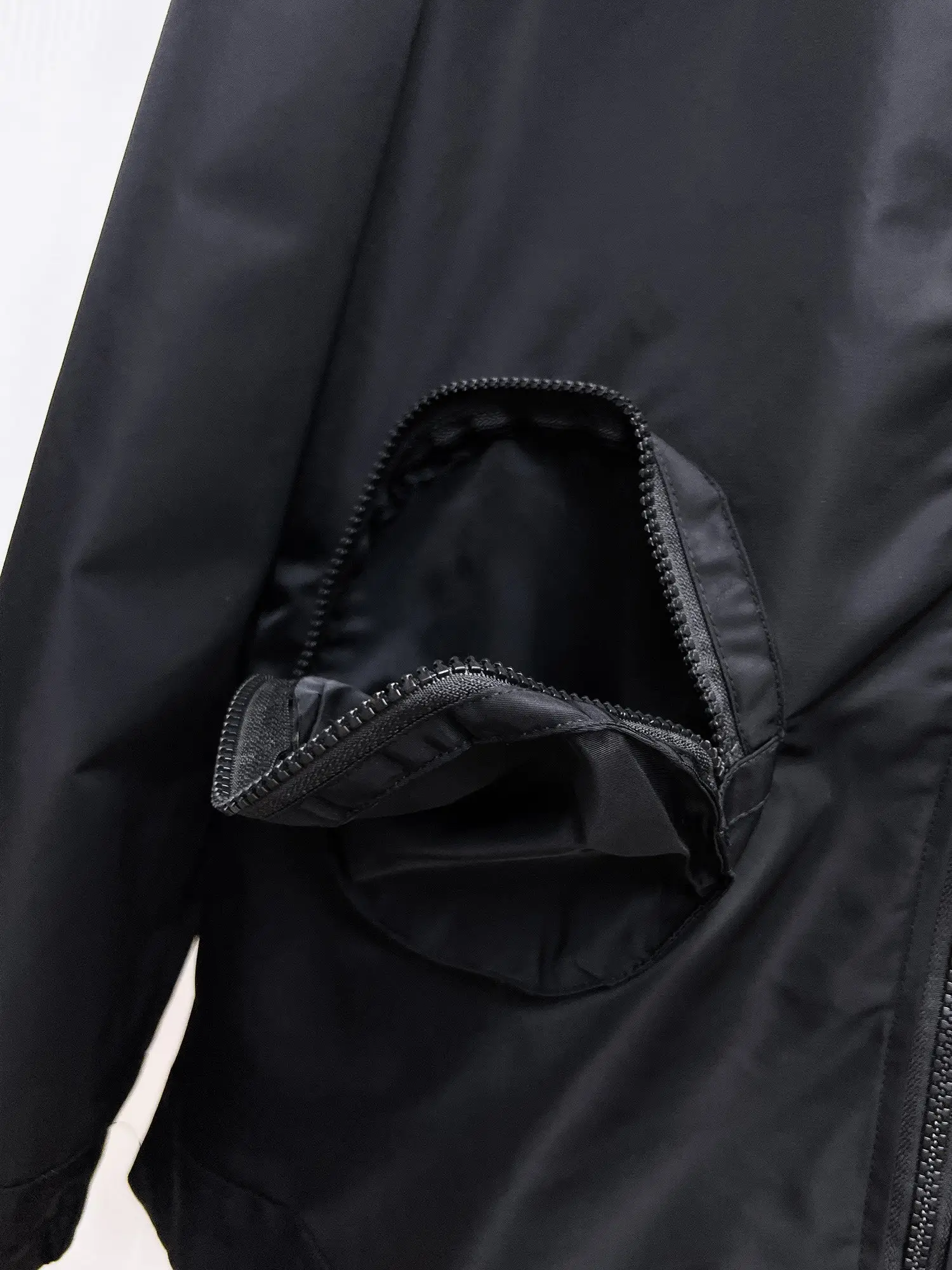Multi-Pocket Technical Zip-Up Jacket D39015096 — view 9