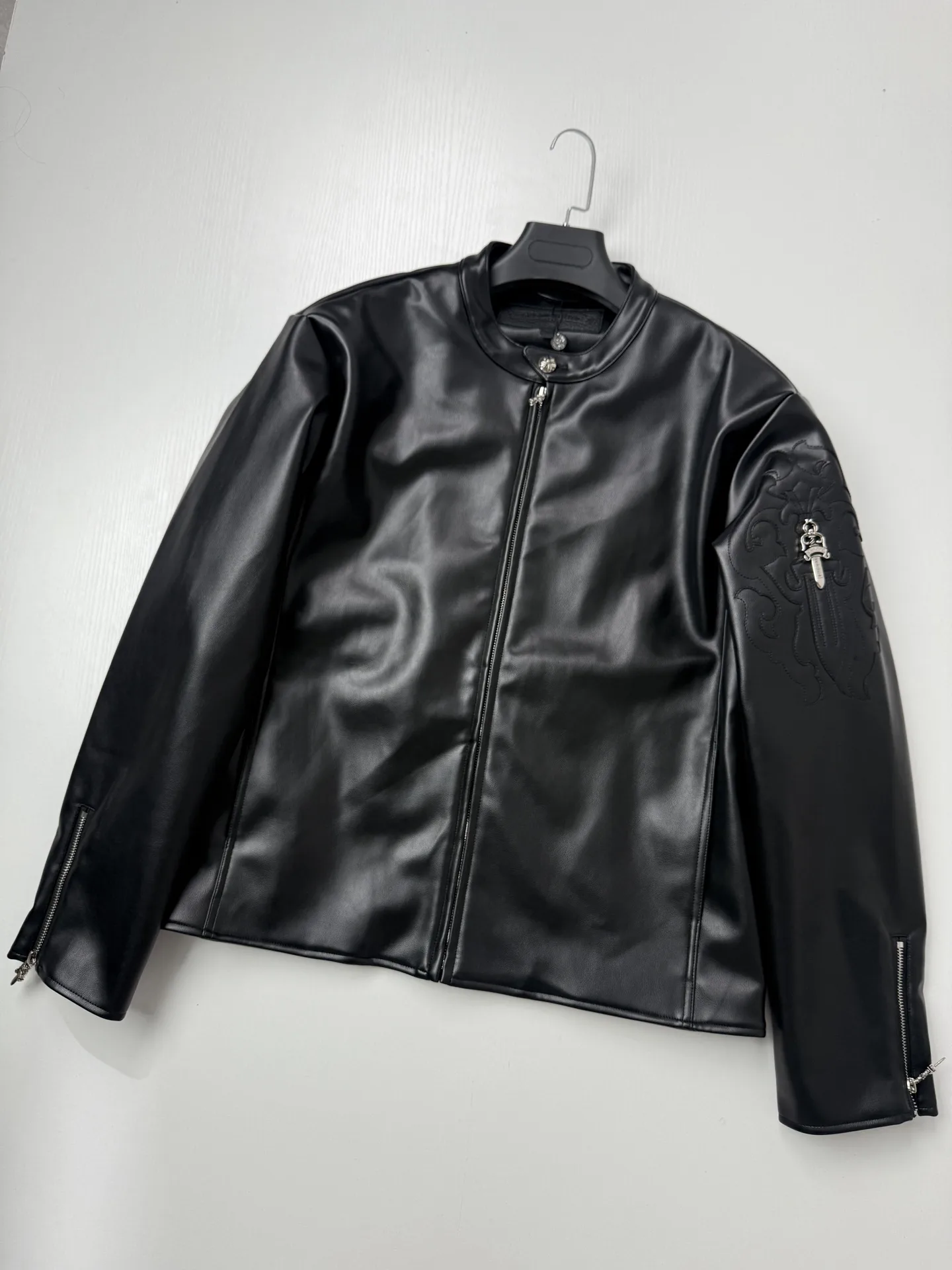 Embroidered Dagger Leather Cafe Racer Jacket D39521977 — view 3