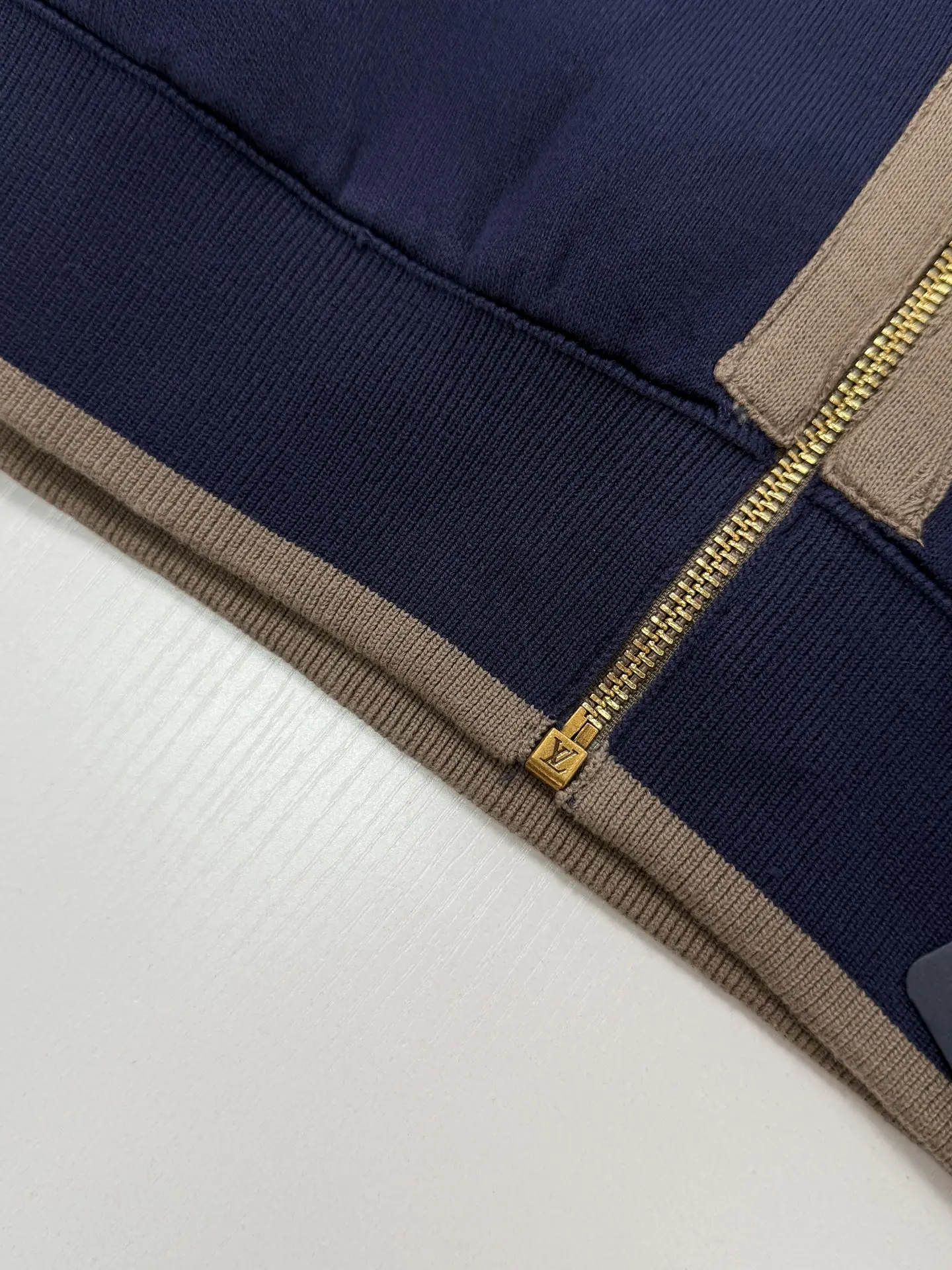 Contrast Ribbed Knit Zip-Up Jacket D42022030 — view 13