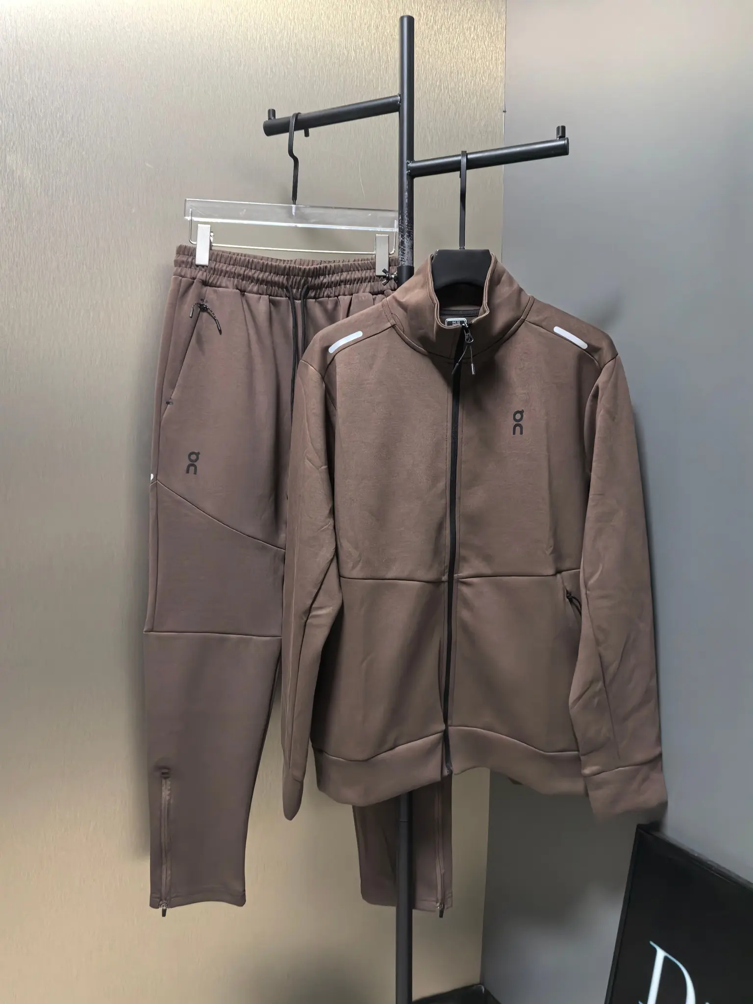 On Running All-Day Joggers Tracksuit Set D44022089