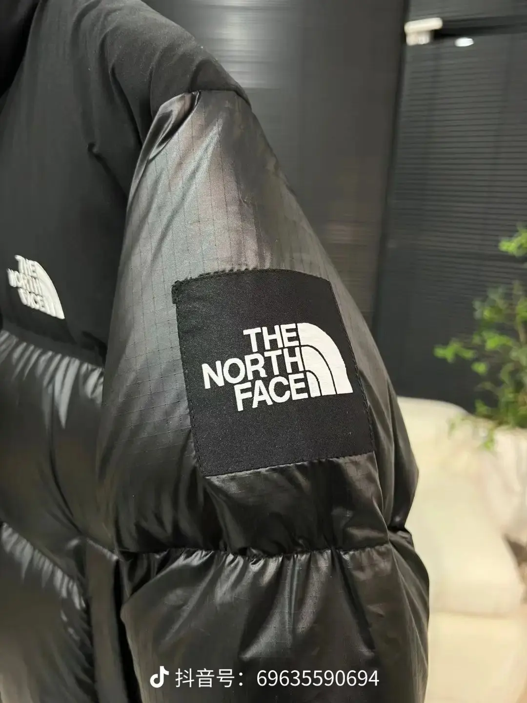 Cropped Down-Filled Puffer Jacket D45022288 — view 6