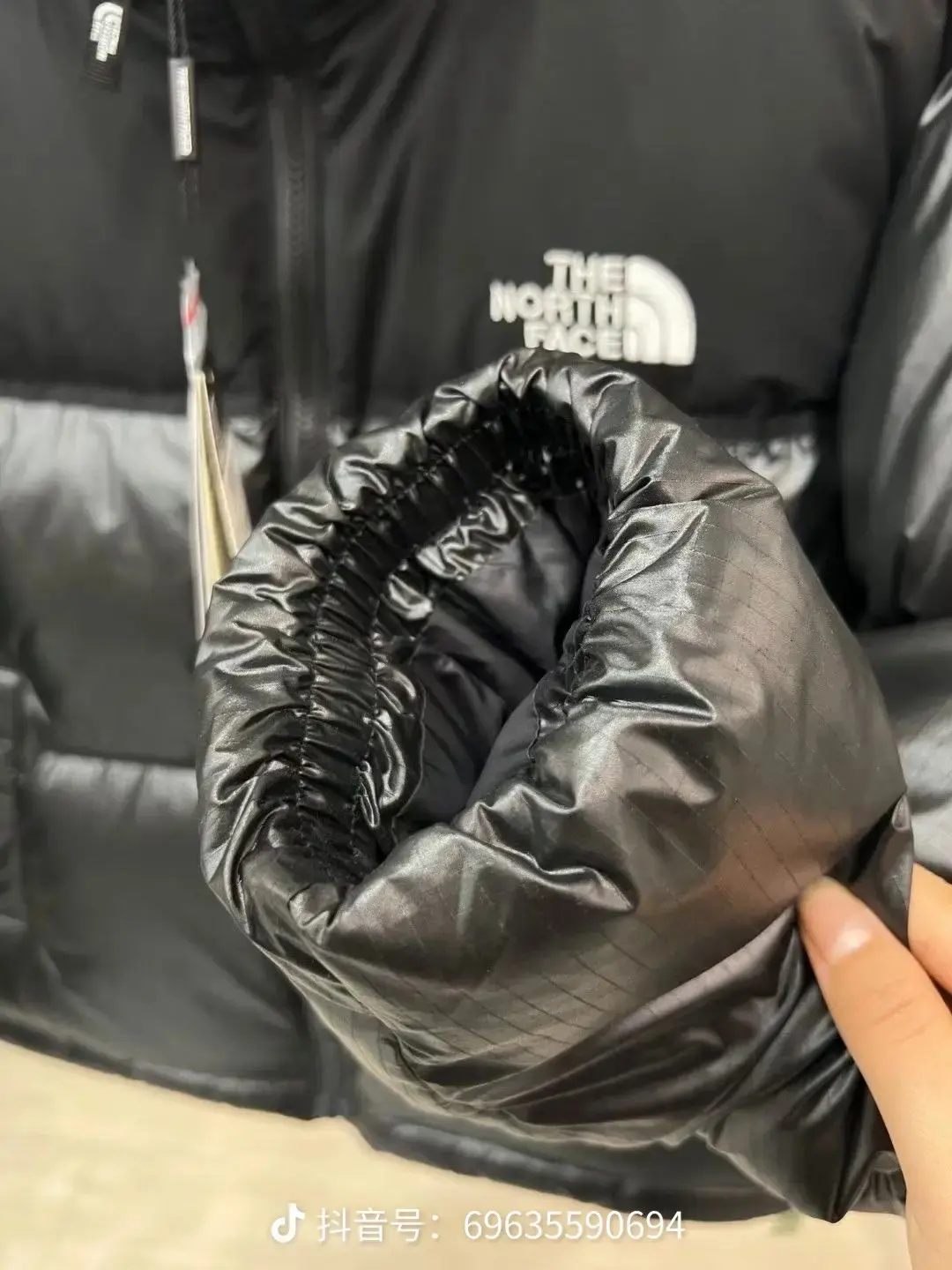 Cropped Down-Filled Puffer Jacket D45022288 — view 7