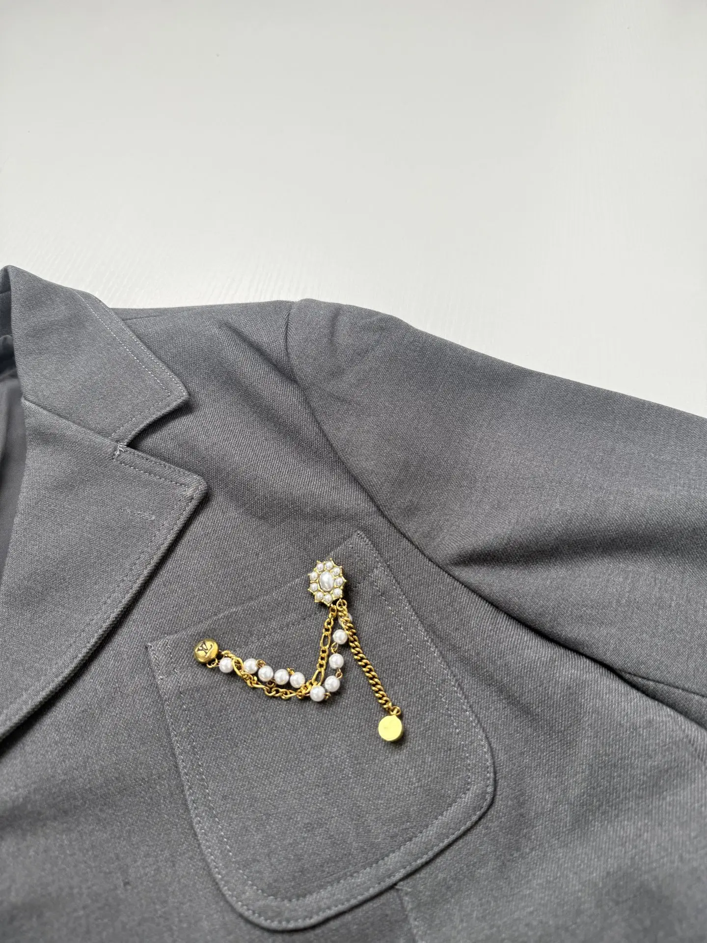 Pearl-Embellished Chain Tailored Jacket D46021998 — view 5