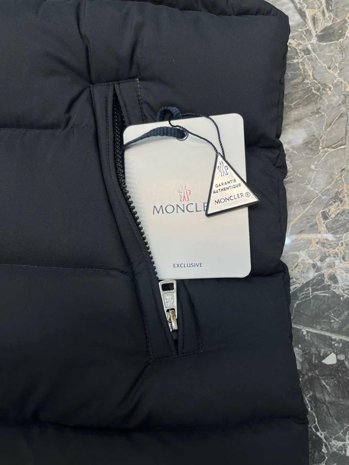 Matte Quilted Down Gilet D47020378 — view 7