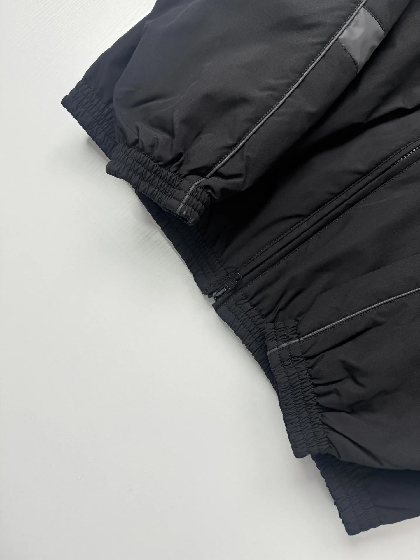 Reflective Logo Hooded Puffer Jacket D51021997 — view 10