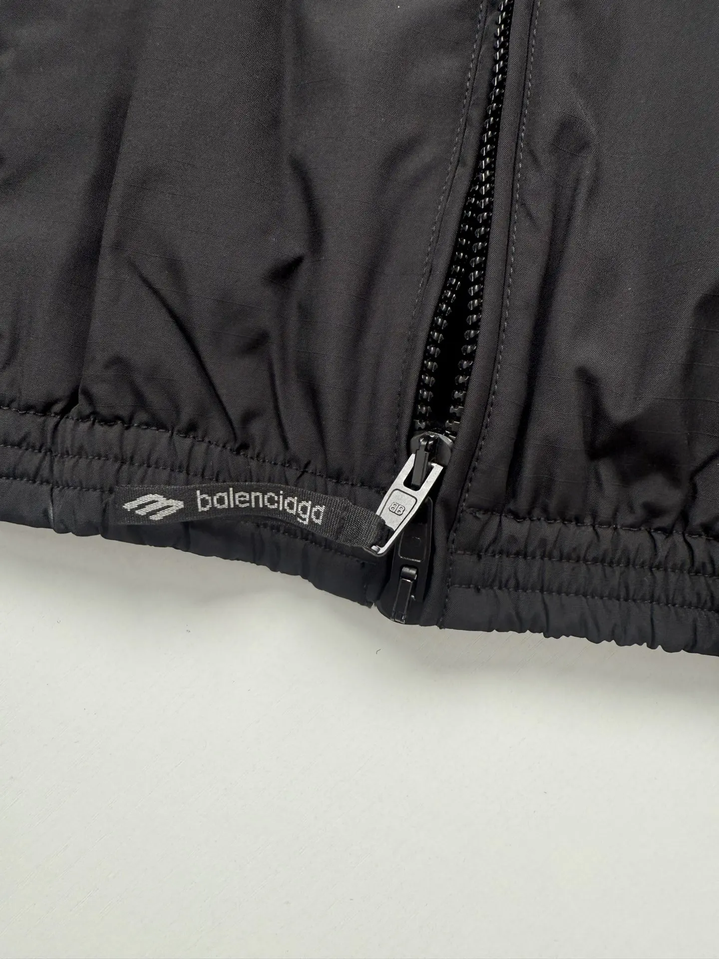Reflective Logo Hooded Puffer Jacket D51021997 — view 12
