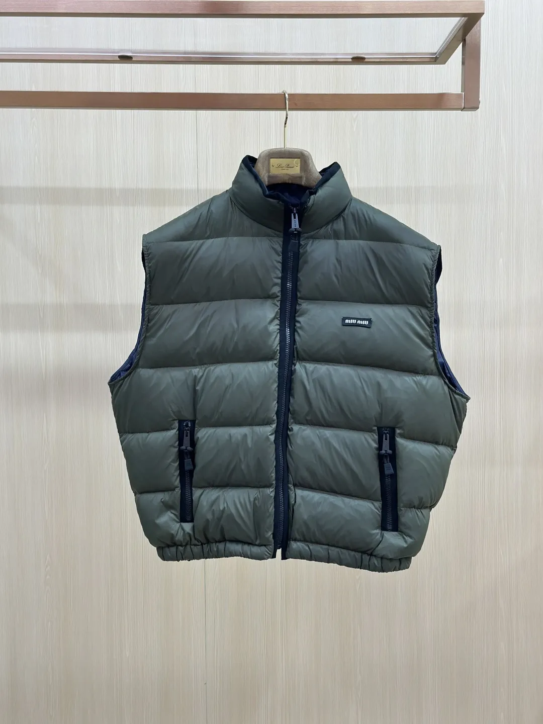 Logo-Patch Down-Filled Puffer Vest D51520440 — view 3