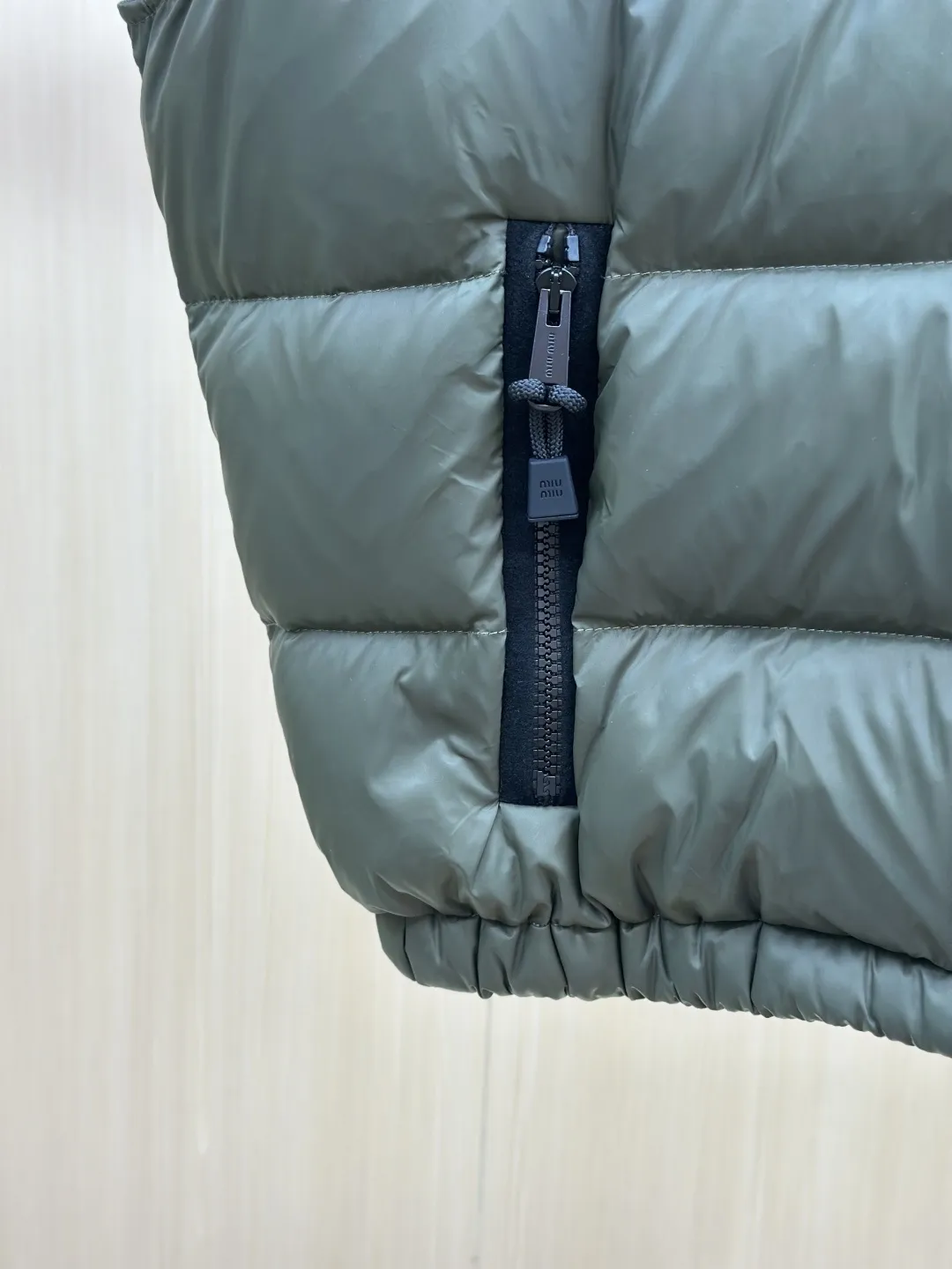 Logo-Patch Down-Filled Puffer Vest D51520440 — view 8