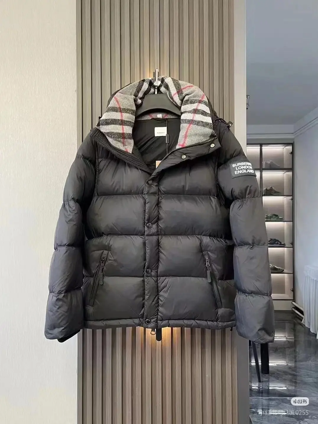 Convertible Hooded Down Jacket with Check Lining D53022207