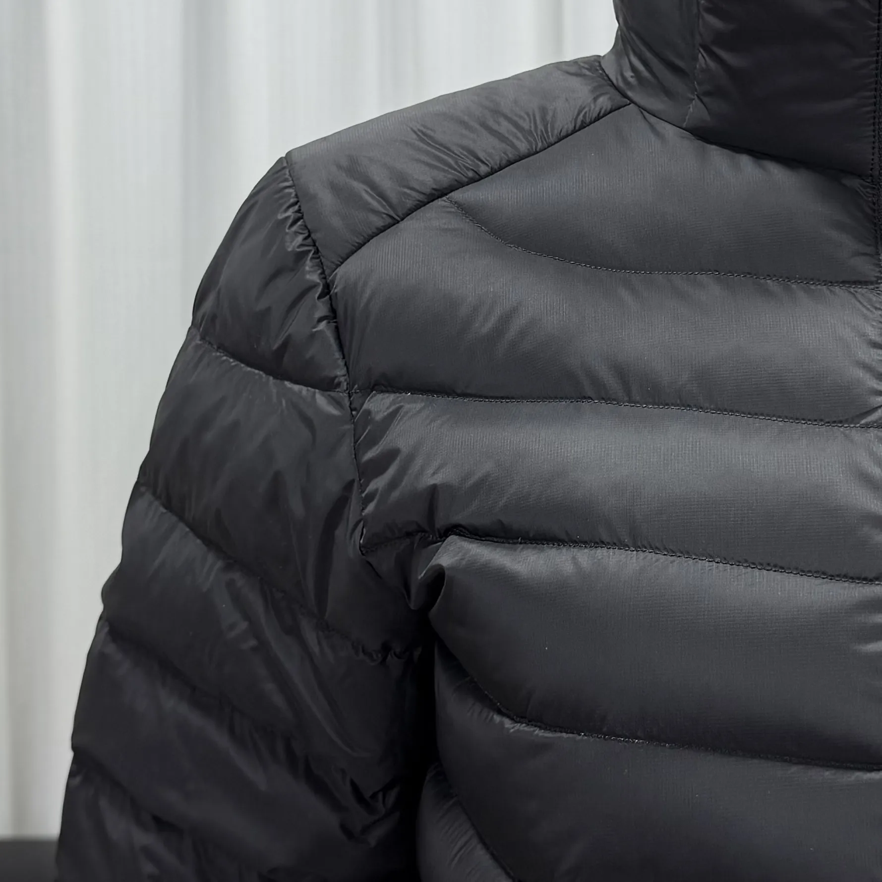 Cerium Hooded Down-Filled Puffer Jacket D53020332 — view 3
