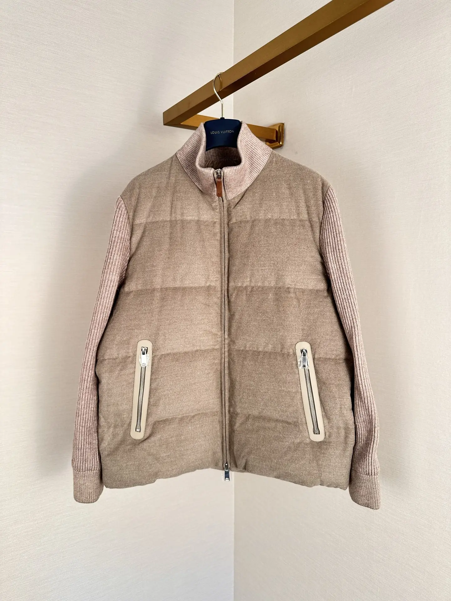 Mixed-Media Down-Filled Puffer Jacket D54020398