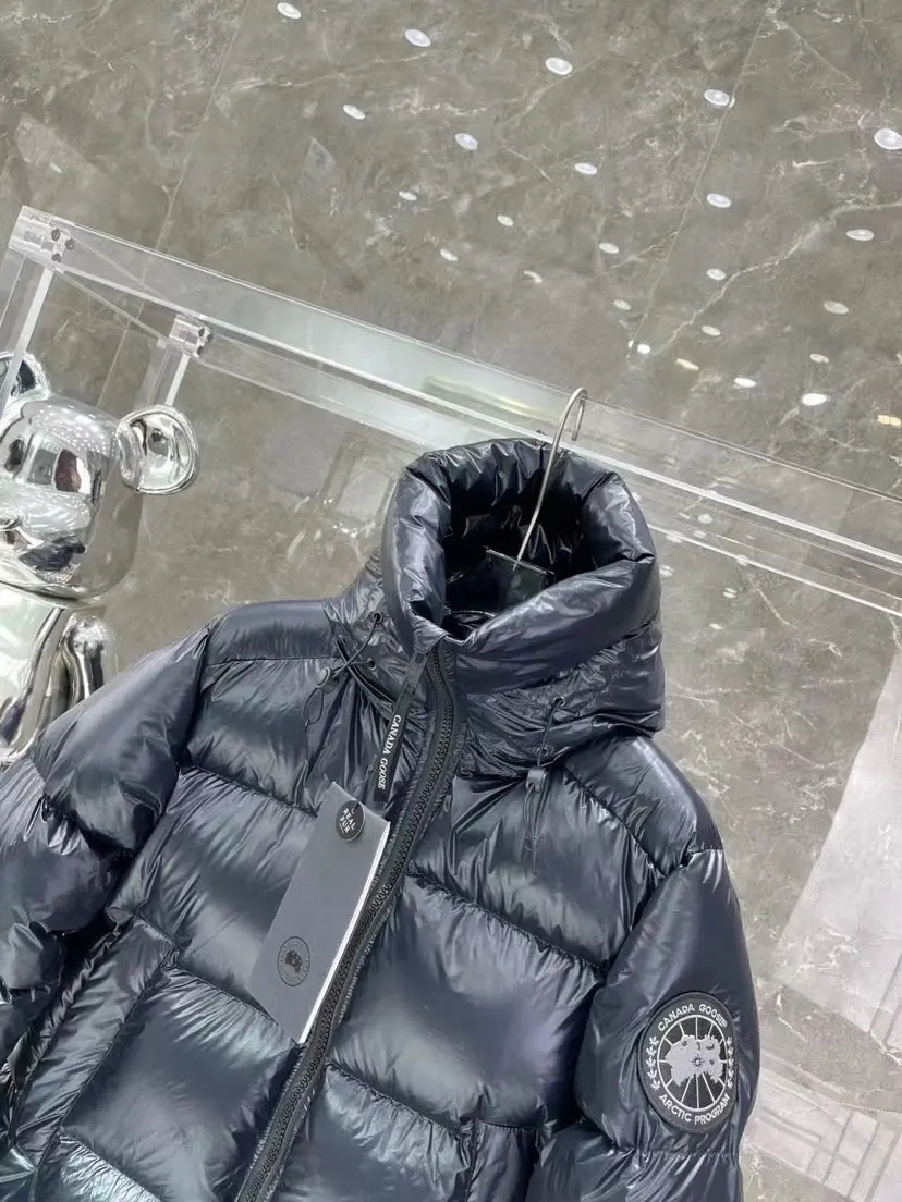 Crofton Black Label Hooded Puffer Jacket D54022256 — view 2