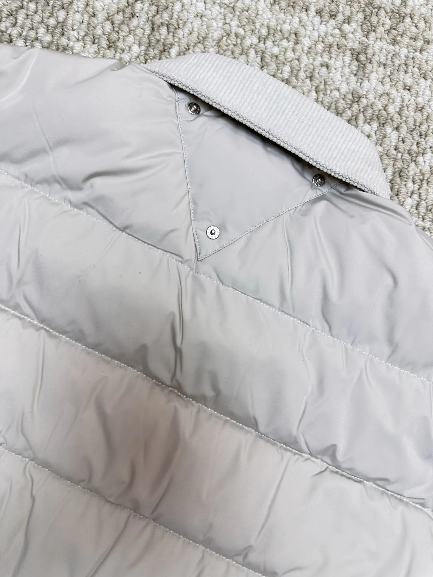 Logo-Patch Quilted Down Jacket with Corduroy Collar D56020508 — view 9