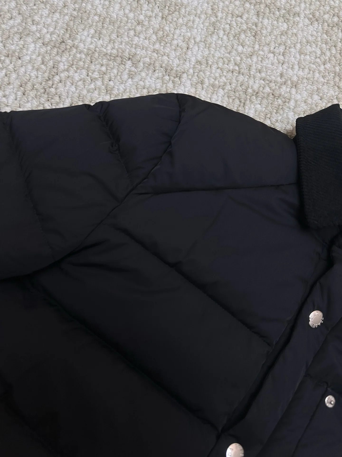 Logo-Patch Quilted Down Jacket with Ribbed Collar D56020507 — view 4