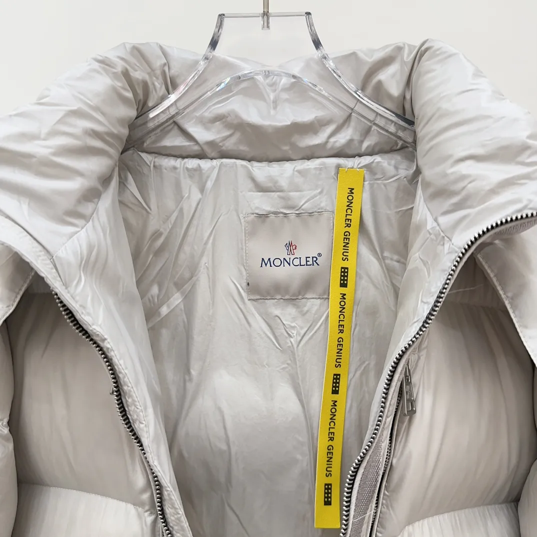 Moncler x 1017 ALYX 9SM Williams Down Jacket D56020255 — view 6