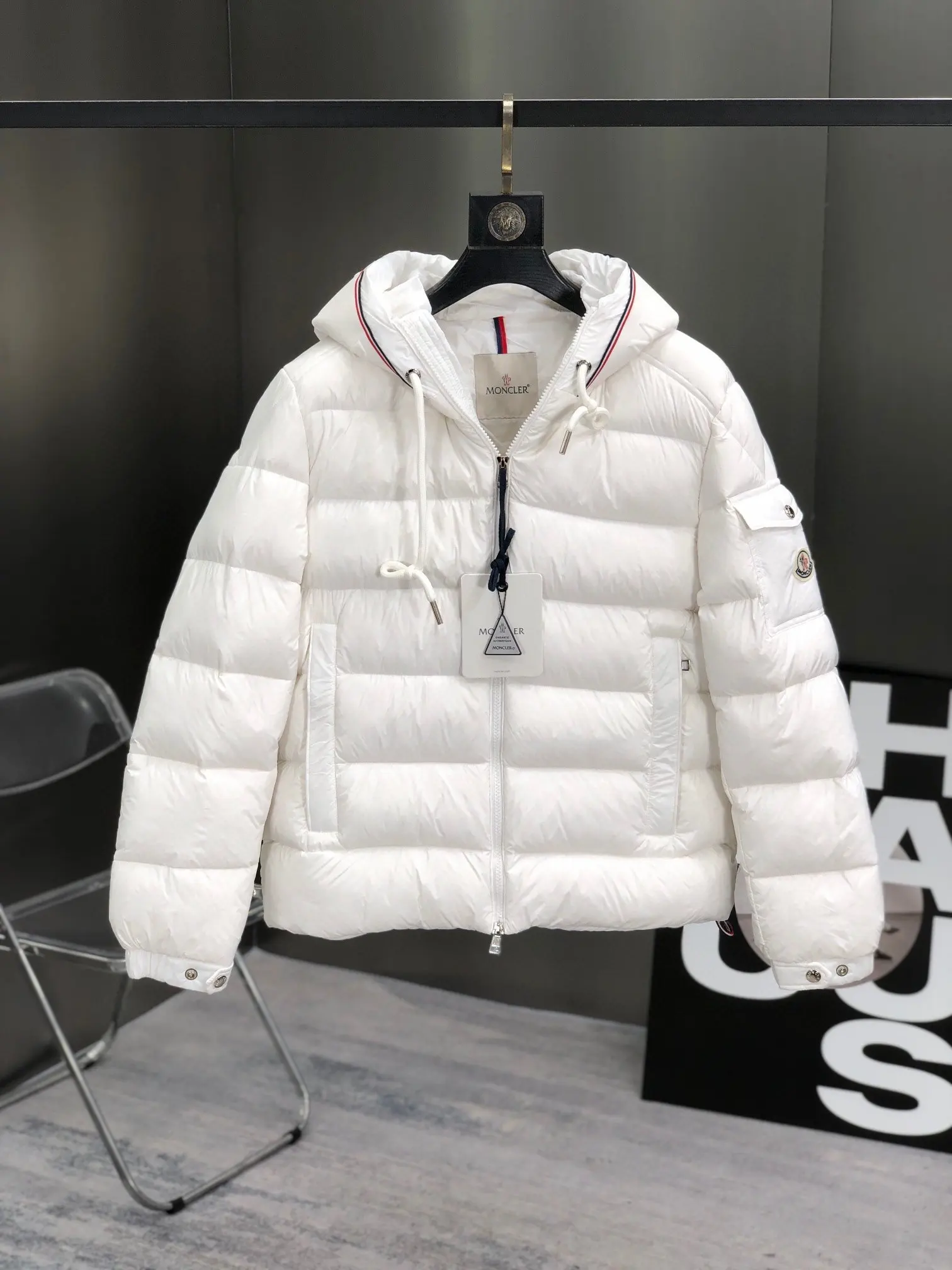 Hooded Down-Filled Puffer Jacket D57022275