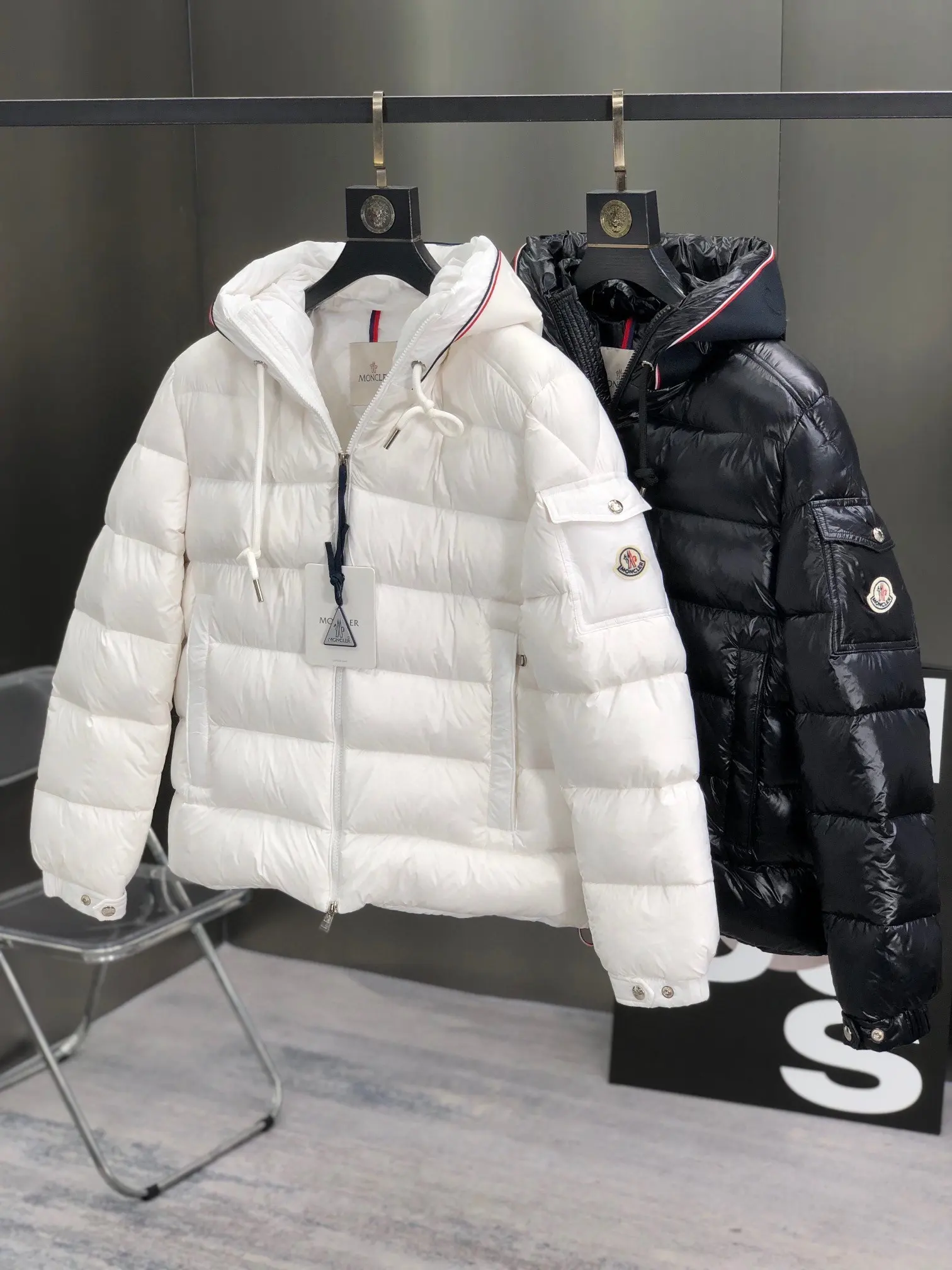 Hooded Down-Filled Puffer Jacket D57022275 — view 9