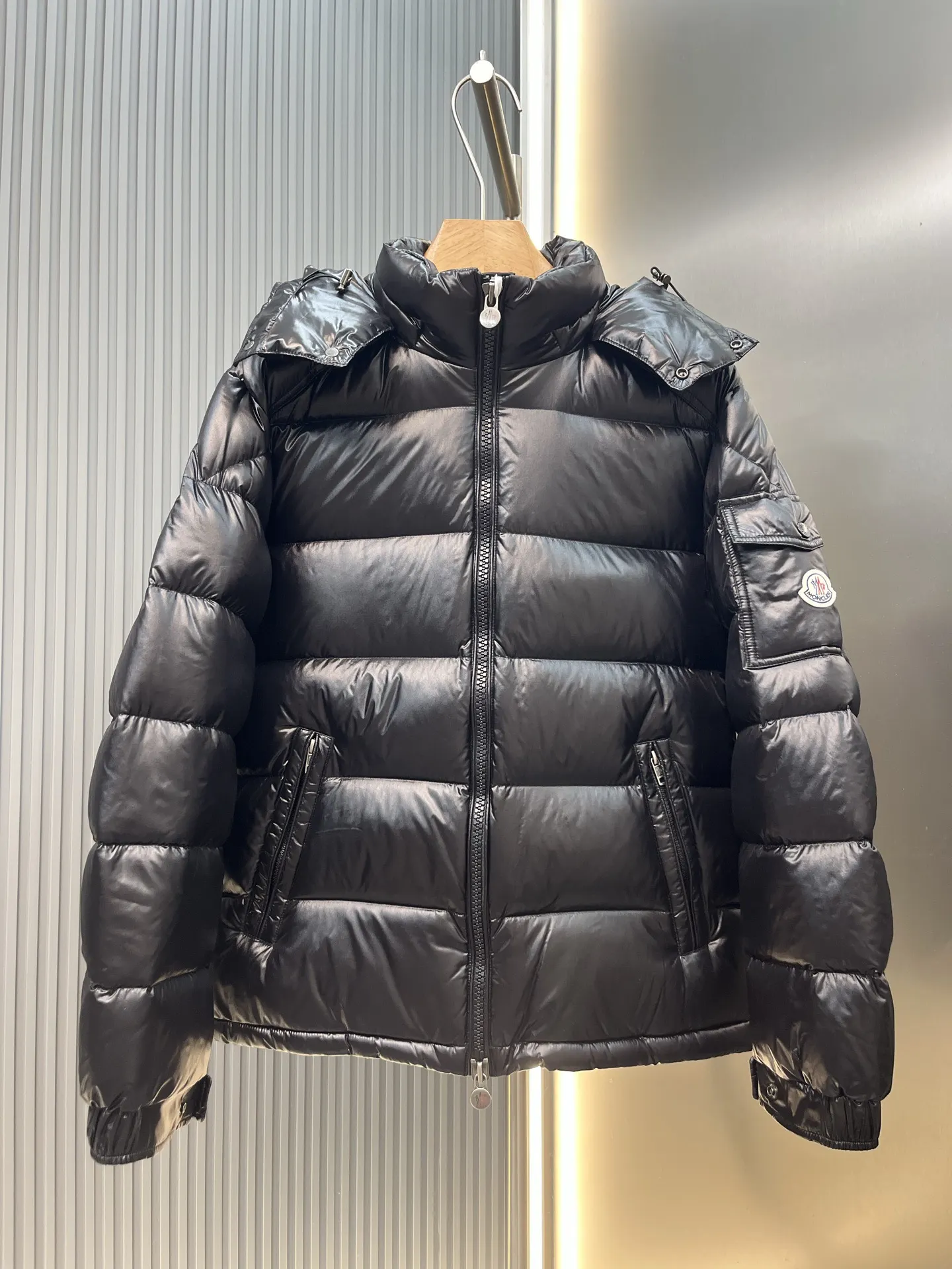 Maya Glossy Down-Filled Puffer Jacket D64020430