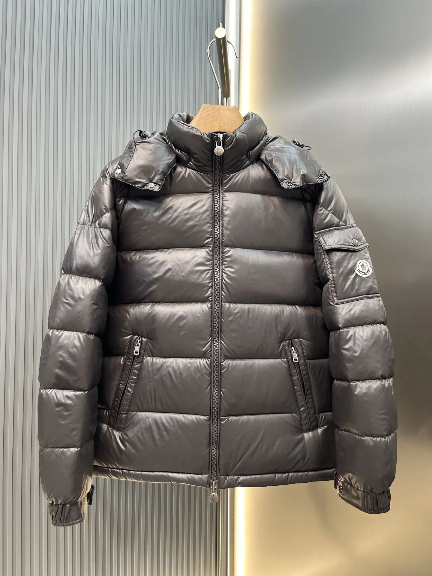 Maya Glossy Hooded Down Puffer Jacket D64020429