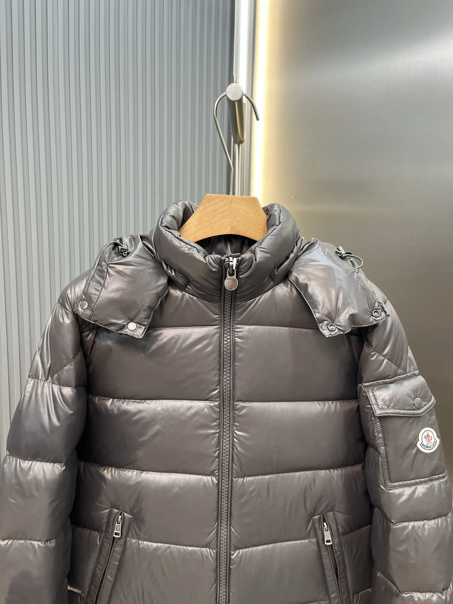 Maya Glossy Hooded Down Puffer Jacket D64020429 — view 2
