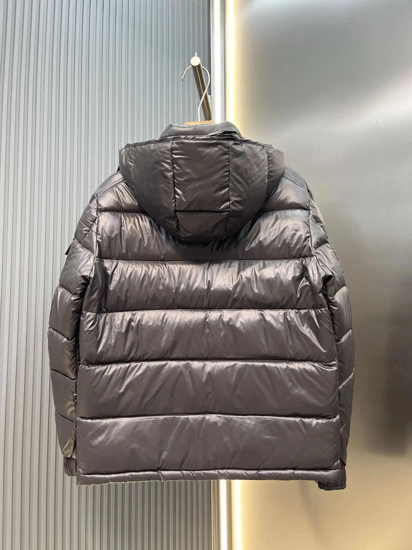 Maya Glossy Hooded Down Puffer Jacket D64020429 — view 3