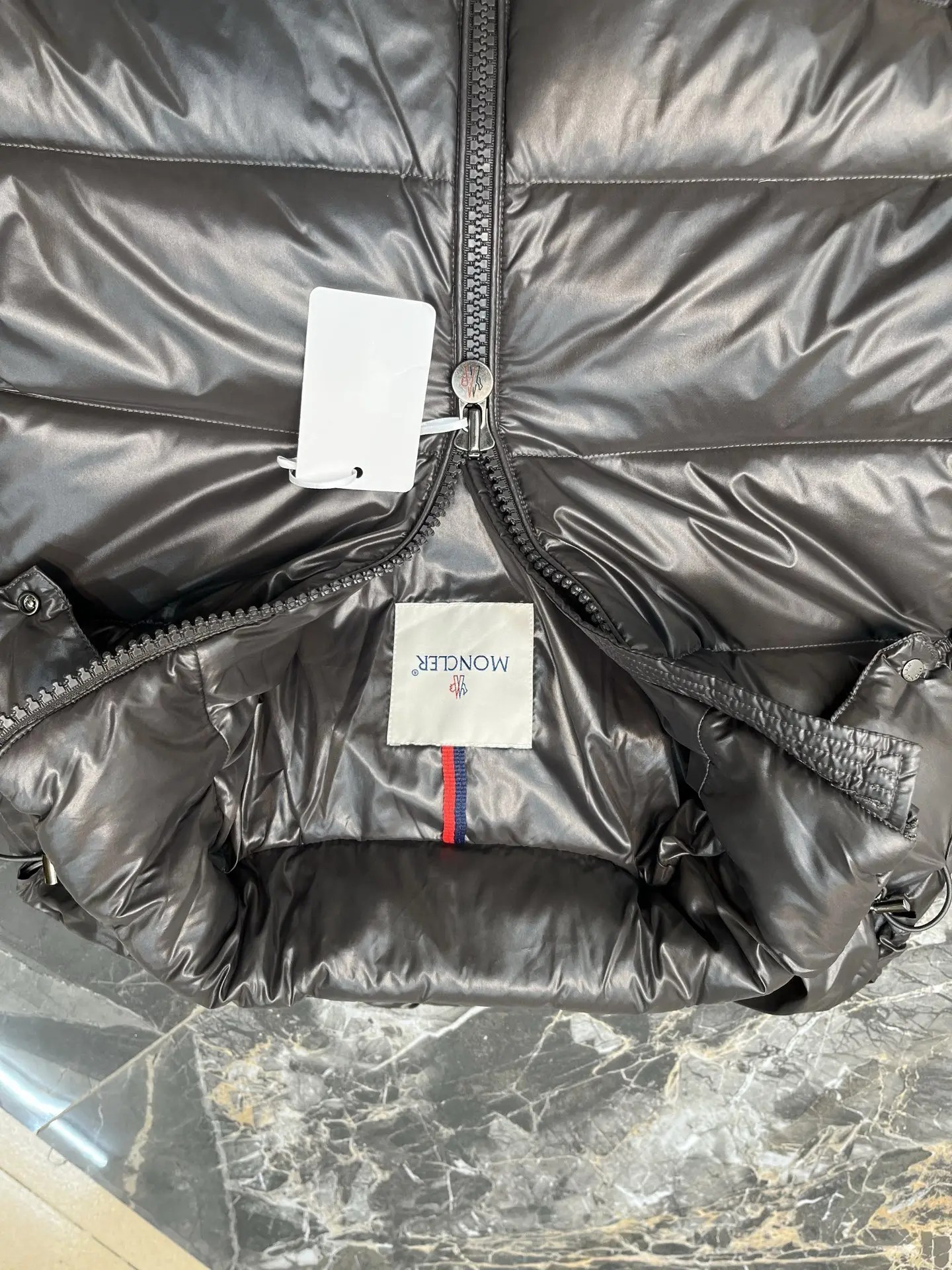Maya Glossy Hooded Down Puffer Jacket D64020429 — view 6