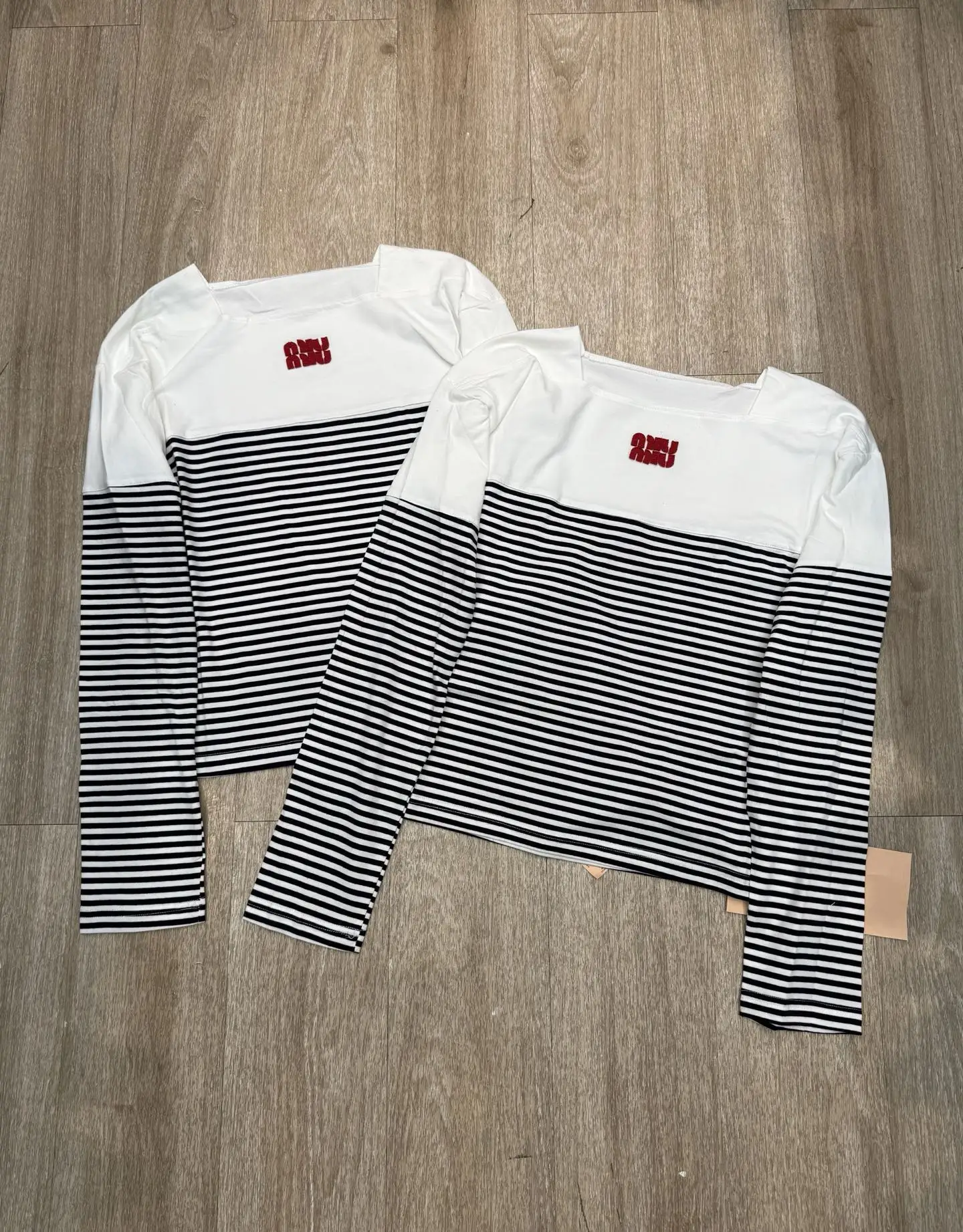 Embroidered Striped Long-Sleeve T-Shirt D6516081