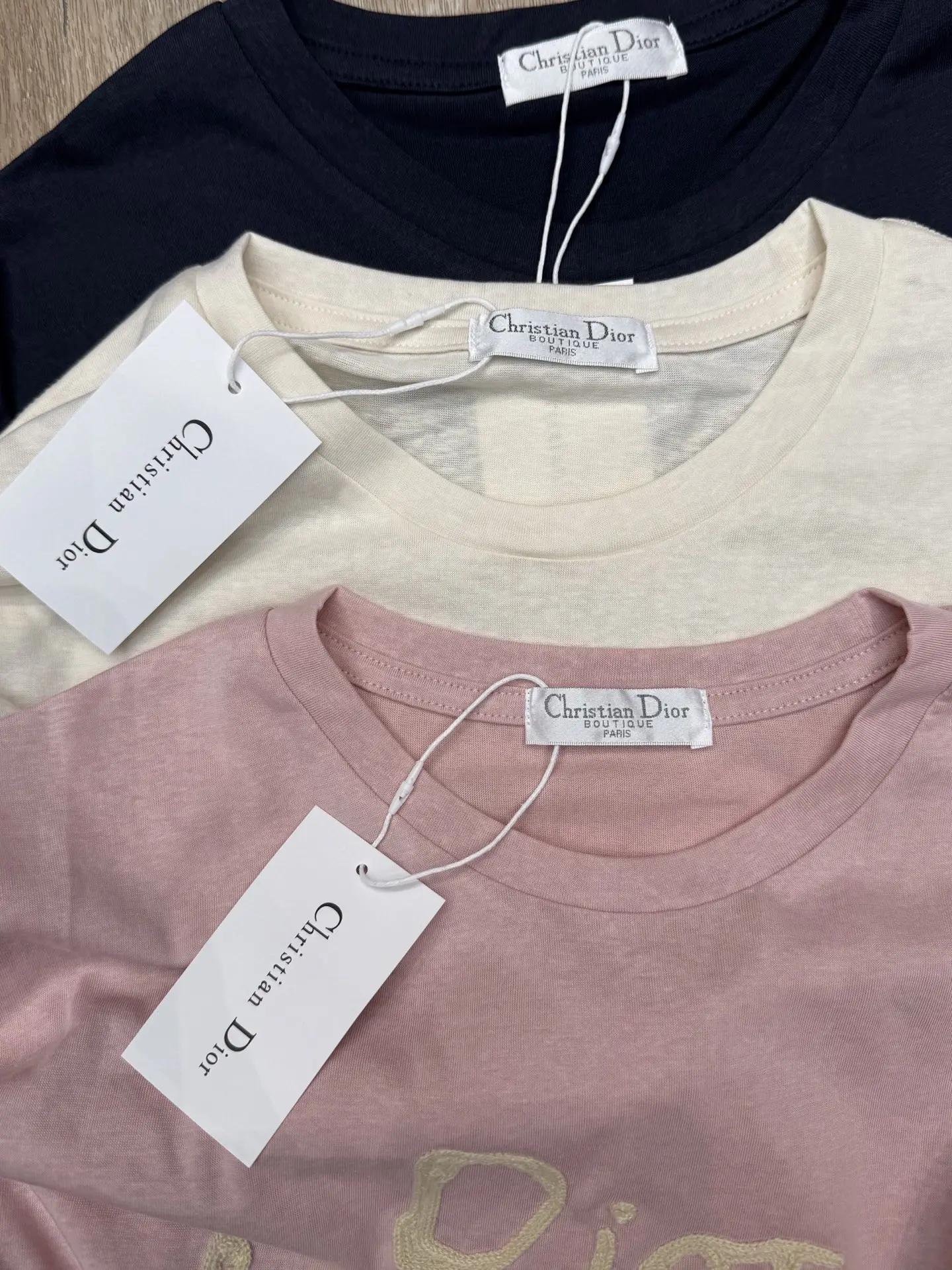 Embroidered Logo Long-Sleeve T-Shirt D6916055 — view 4