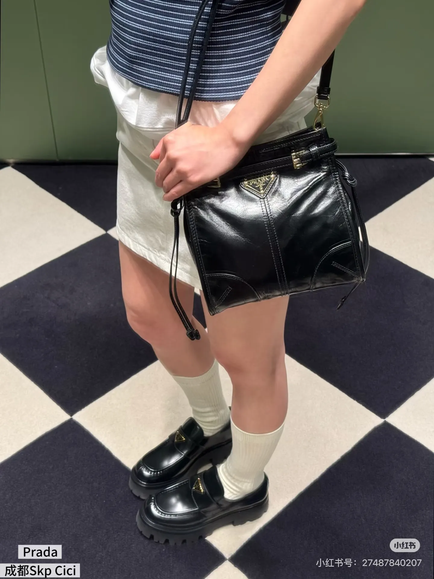 Soft Lux Leather Crossbody Bag D31018411