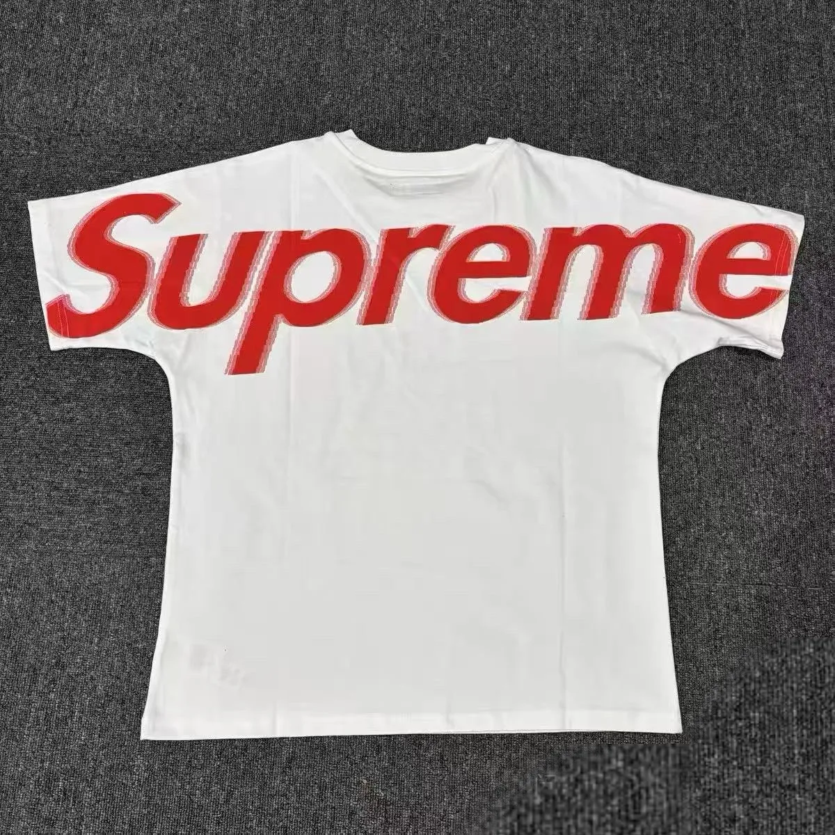 Supreme Back Logo Graphic T-Shirt D4215796 — view 2
