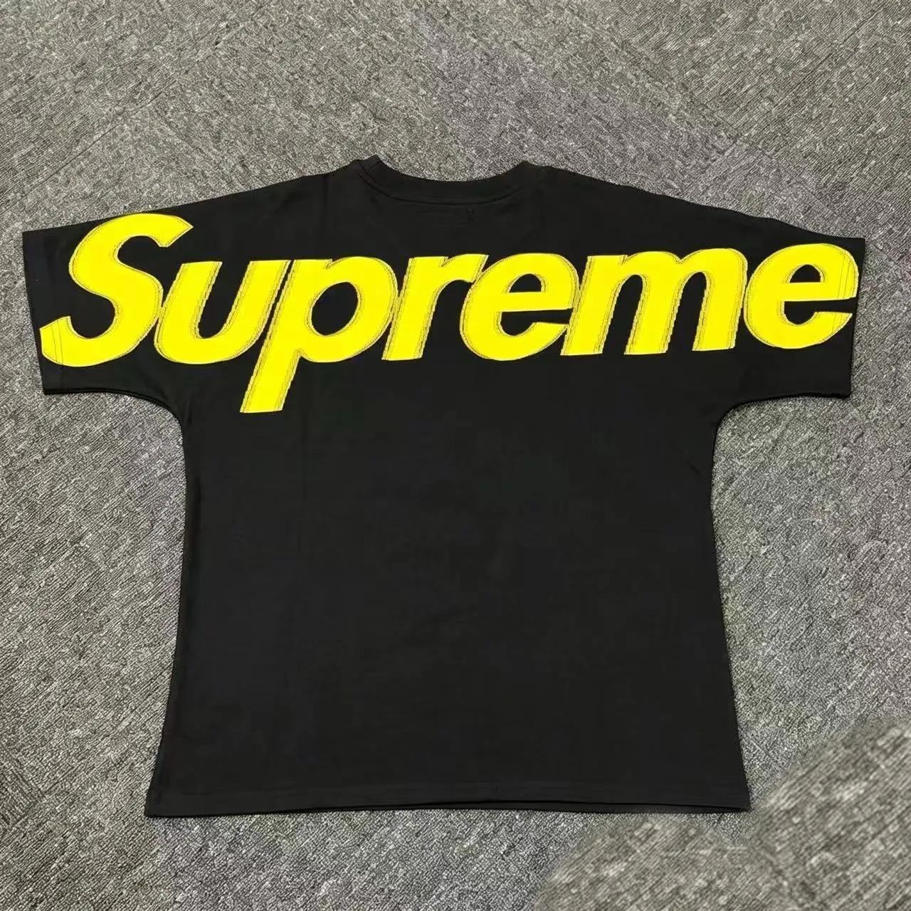 Supreme Back Logo Graphic T-Shirt D4215796 — view 5