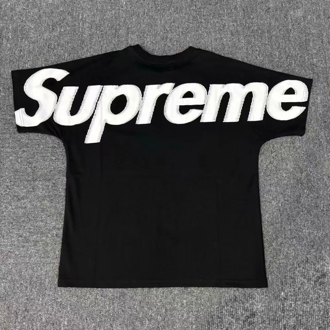 Supreme Back Logo Graphic T-Shirt D4215796 — view 6
